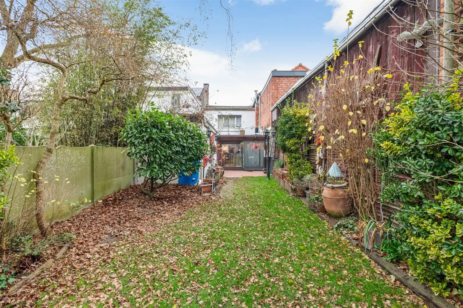 Centraal gelegen woning met 2 slaapkamers en tuin. foto 3