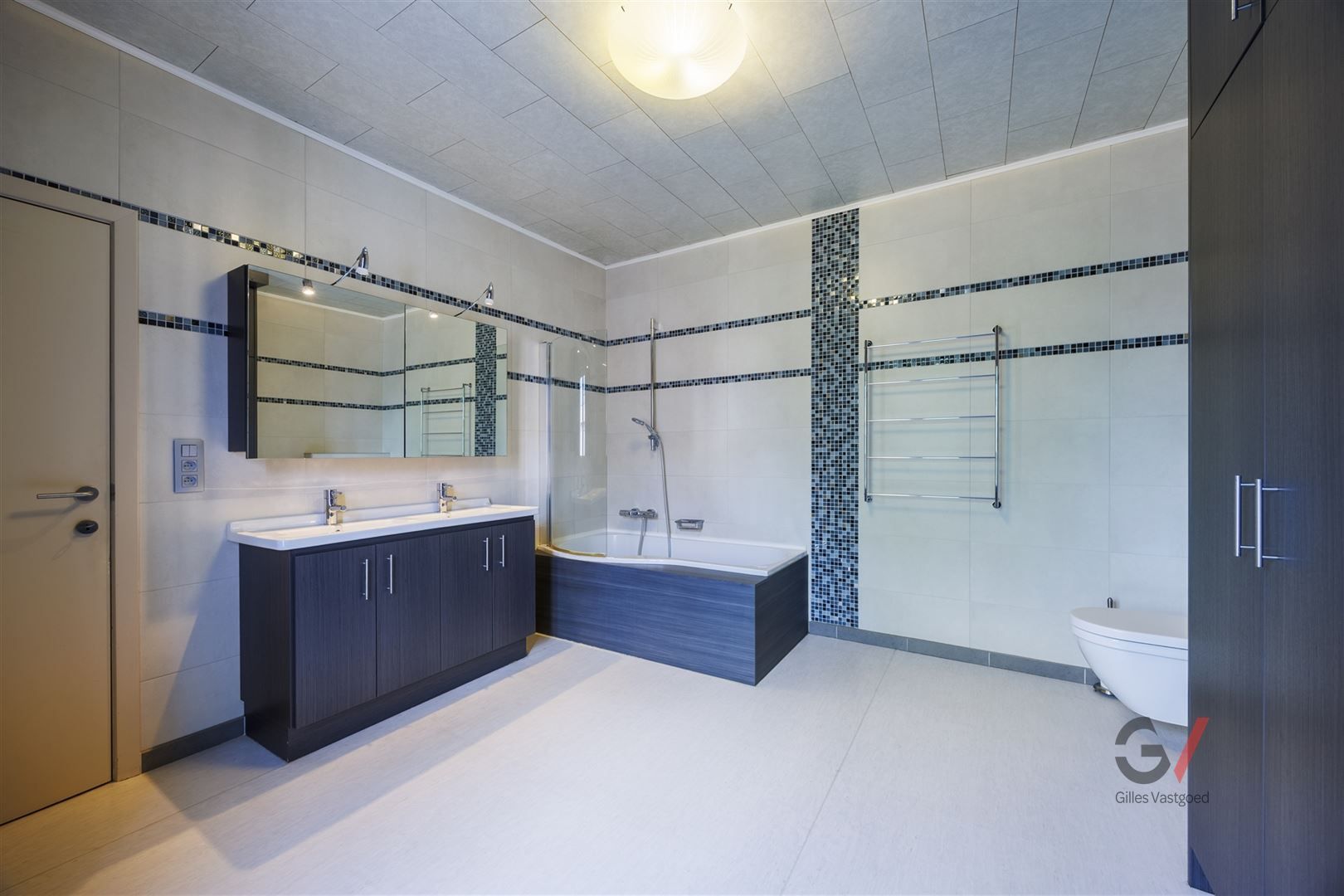 Te koop: Ruime woning in Meerbeek foto 11