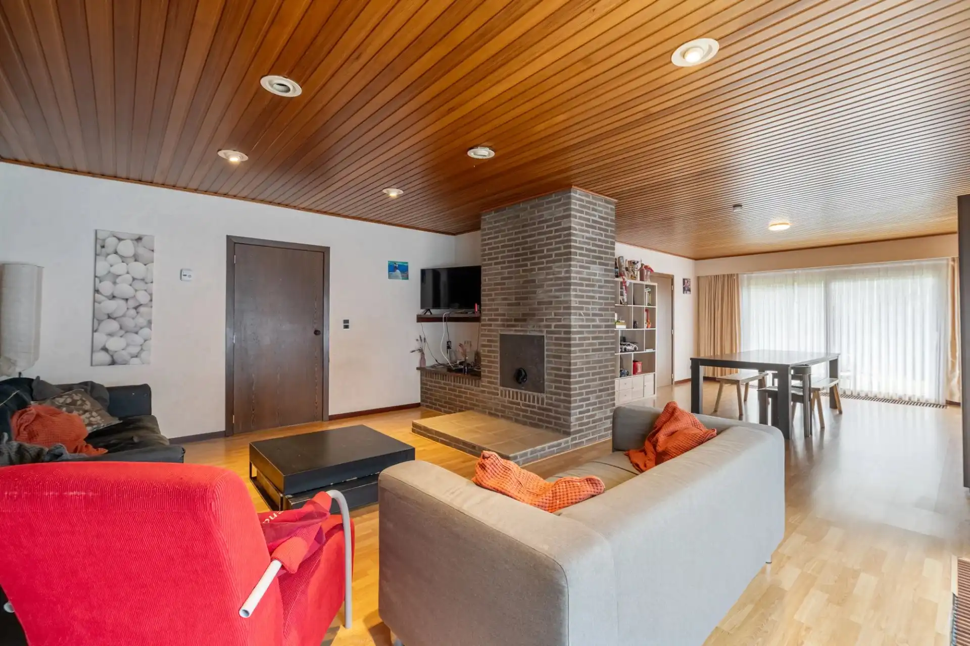 Ruime woning op een prachtig perceel te Koersel foto 2