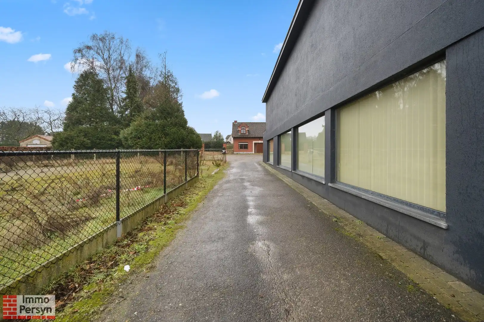 Strategisch gelegen projectgrond met ruime loods en veel potentieel foto 6