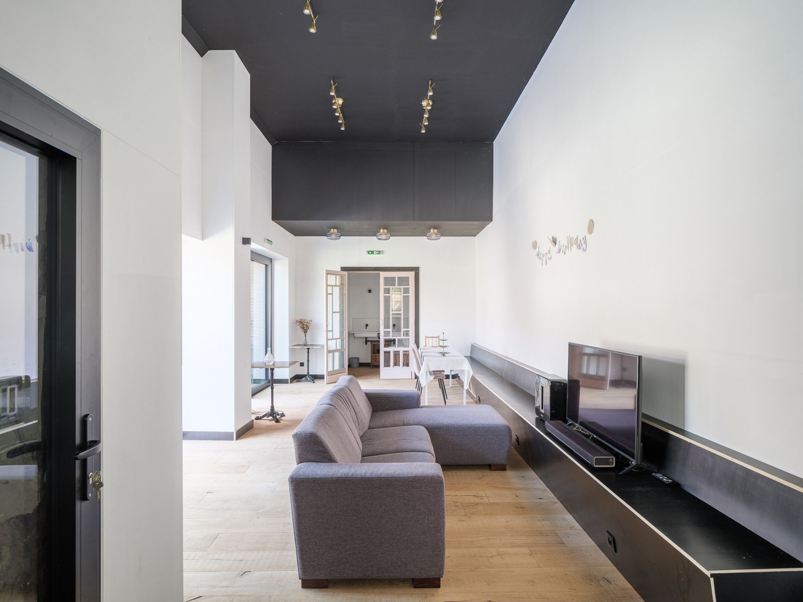 Karaktervolle woning met prachtige tuin in centrum Ronse! foto 14