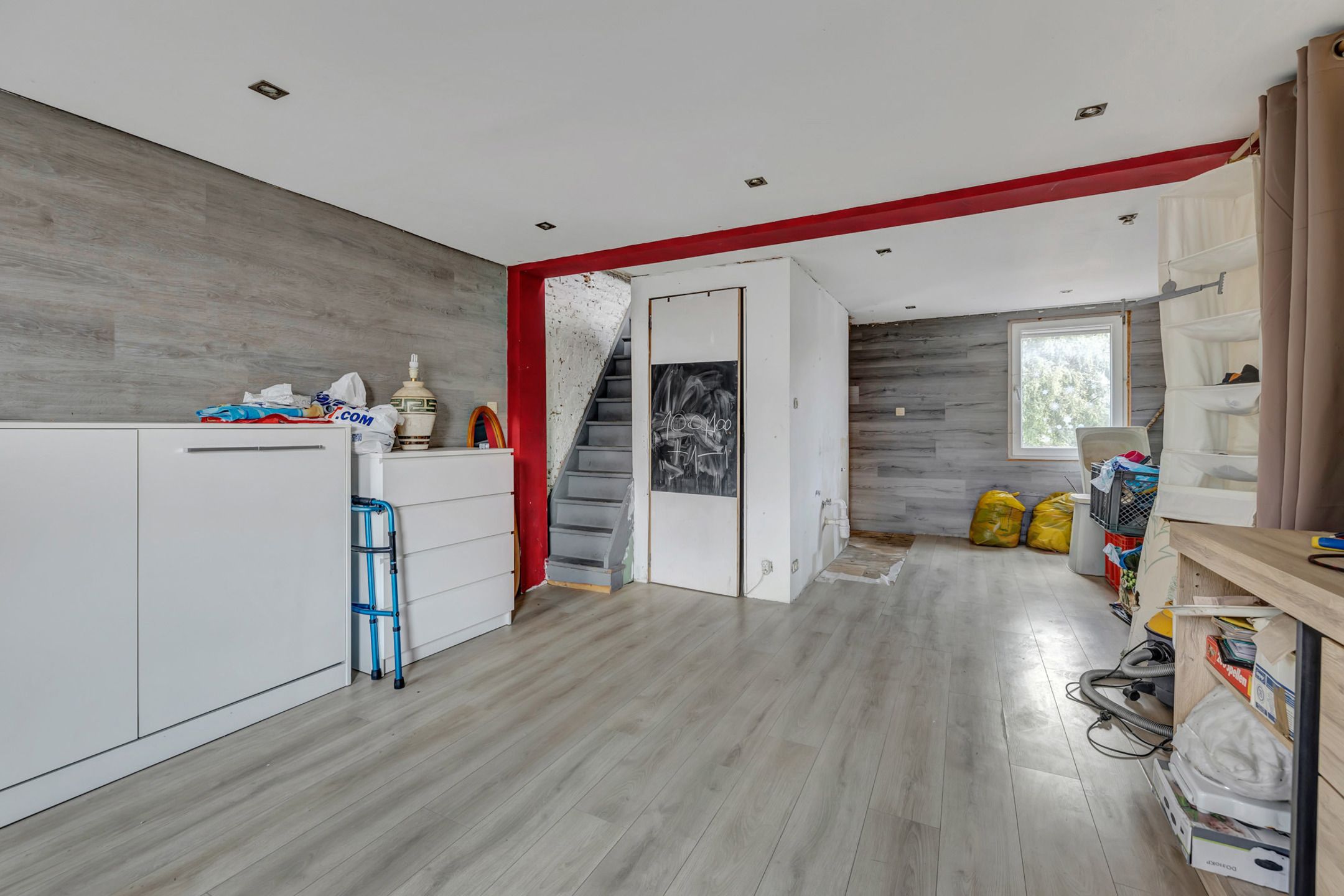 Te renoveren woning te koop in Lebbeke met garage foto 12