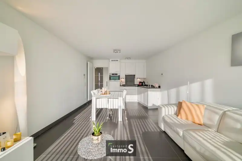 Recent appartement met kwalitatieve afwerking te Oostende foto 4