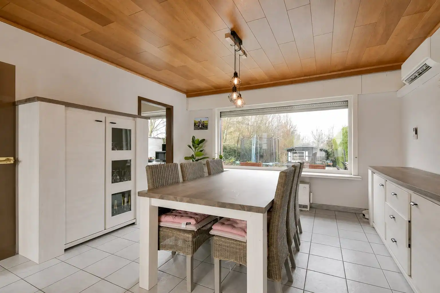 Gezellige woning in een residentiële woonwijk! foto 5