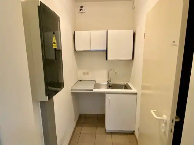 Gelijkvloerse handelsruimte van 110 vkm op een boogscheut van de Markt van Deinze foto 7