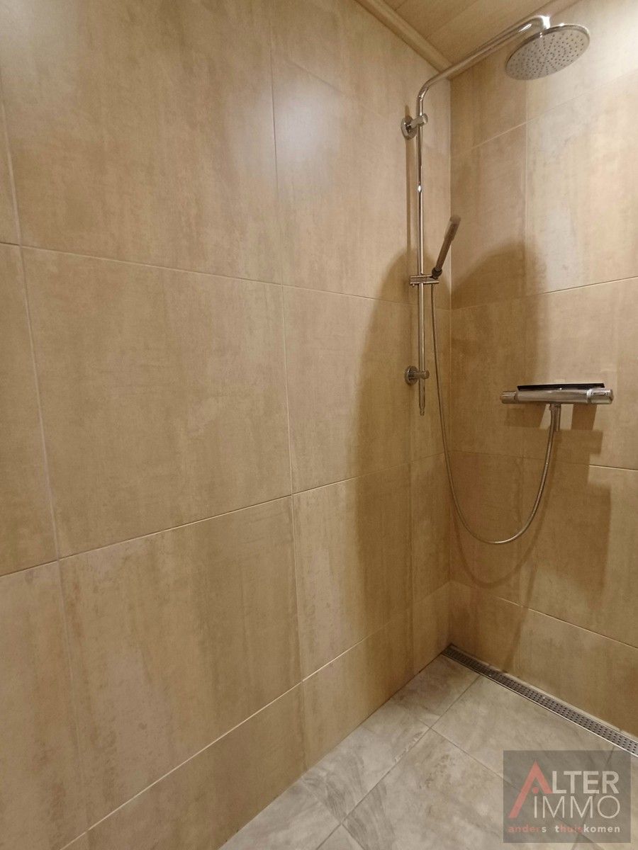 Instapklare woning, 3/4 slpks, ruime zolder en royale garage! foto 16