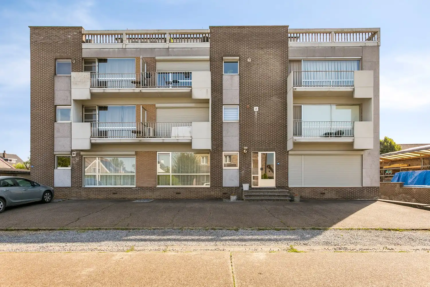 Appartement met twee slaapkamers en autostaanplaats in de ondergrondse garage in Rekem/Lanaken! foto 16