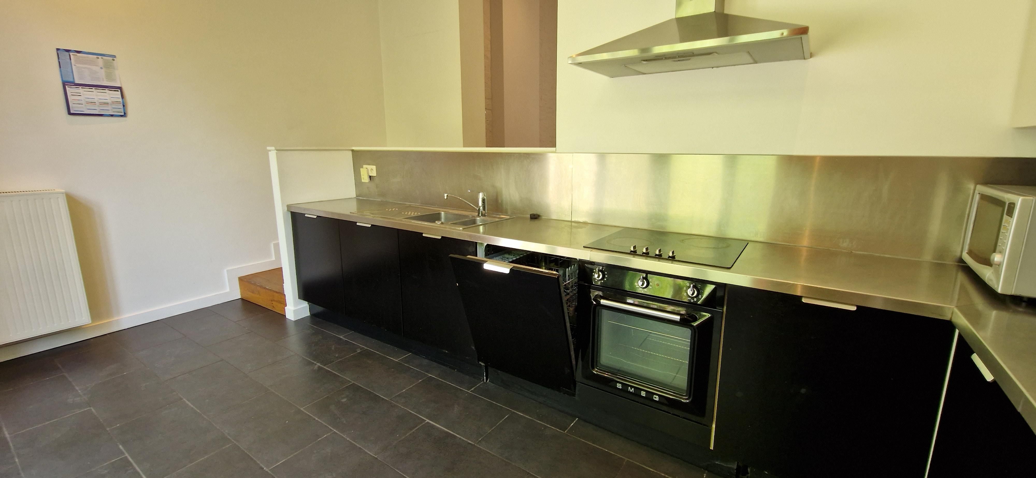 Karaktervolle HERENWONING met mooie leefruimten, 4 slaapkamers en een rustgevende tuin  op 1 are 70 ca.   foto 12