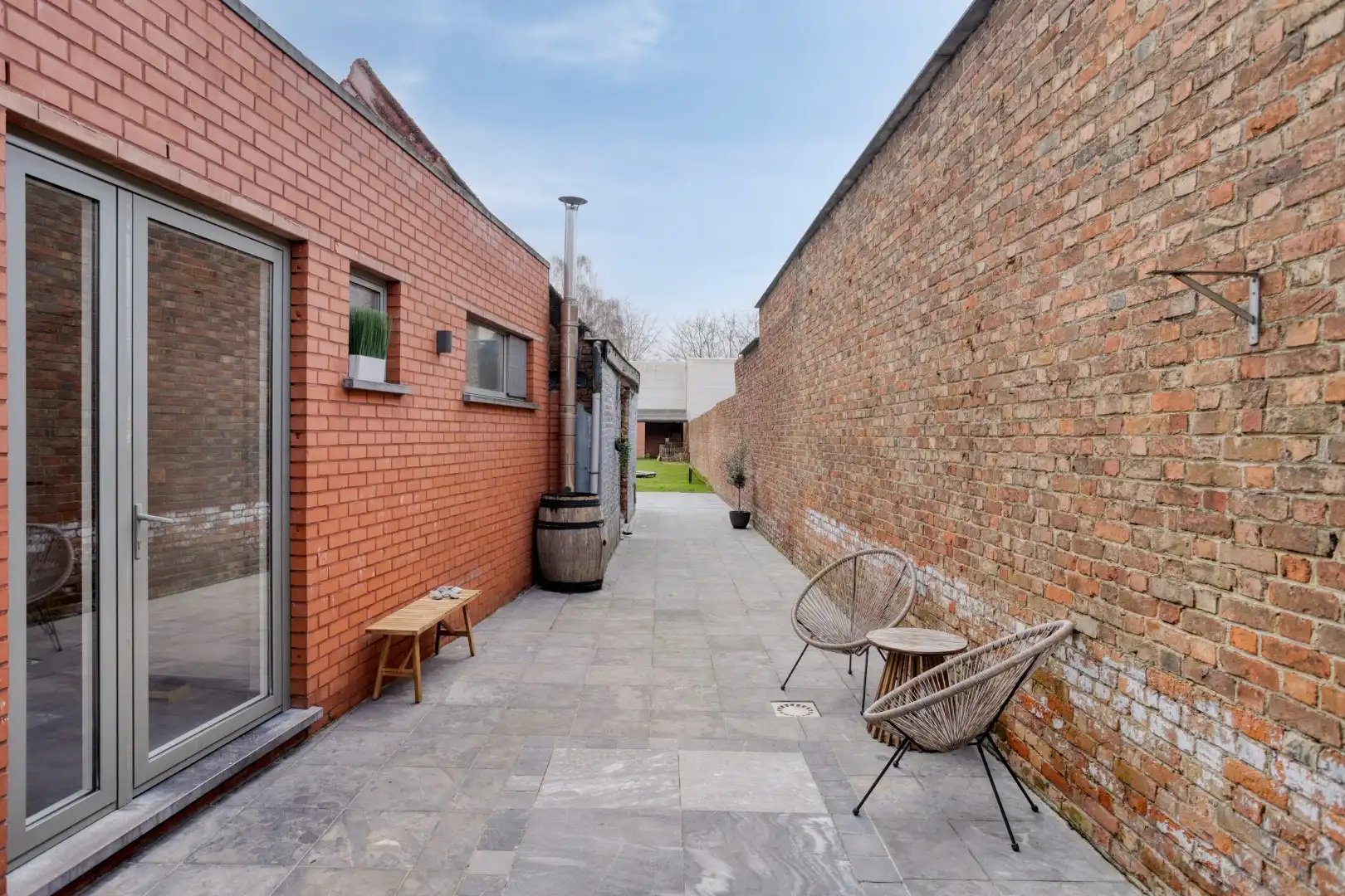 Ruime, gerenoveerde woning met werkplaats, garage en diepe tuin! foto 13