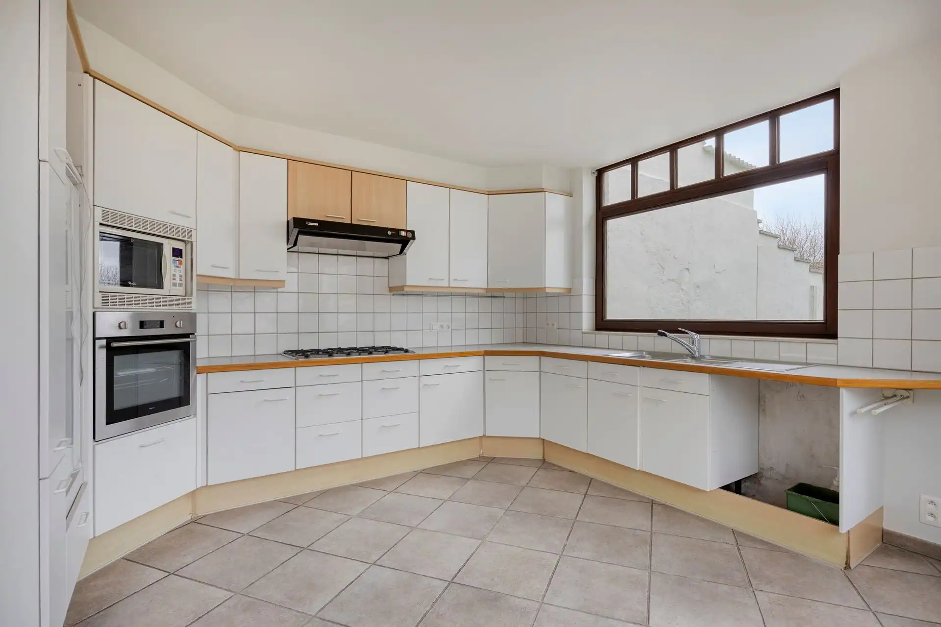 Gezinswoning met praktijkruimte! foto 13