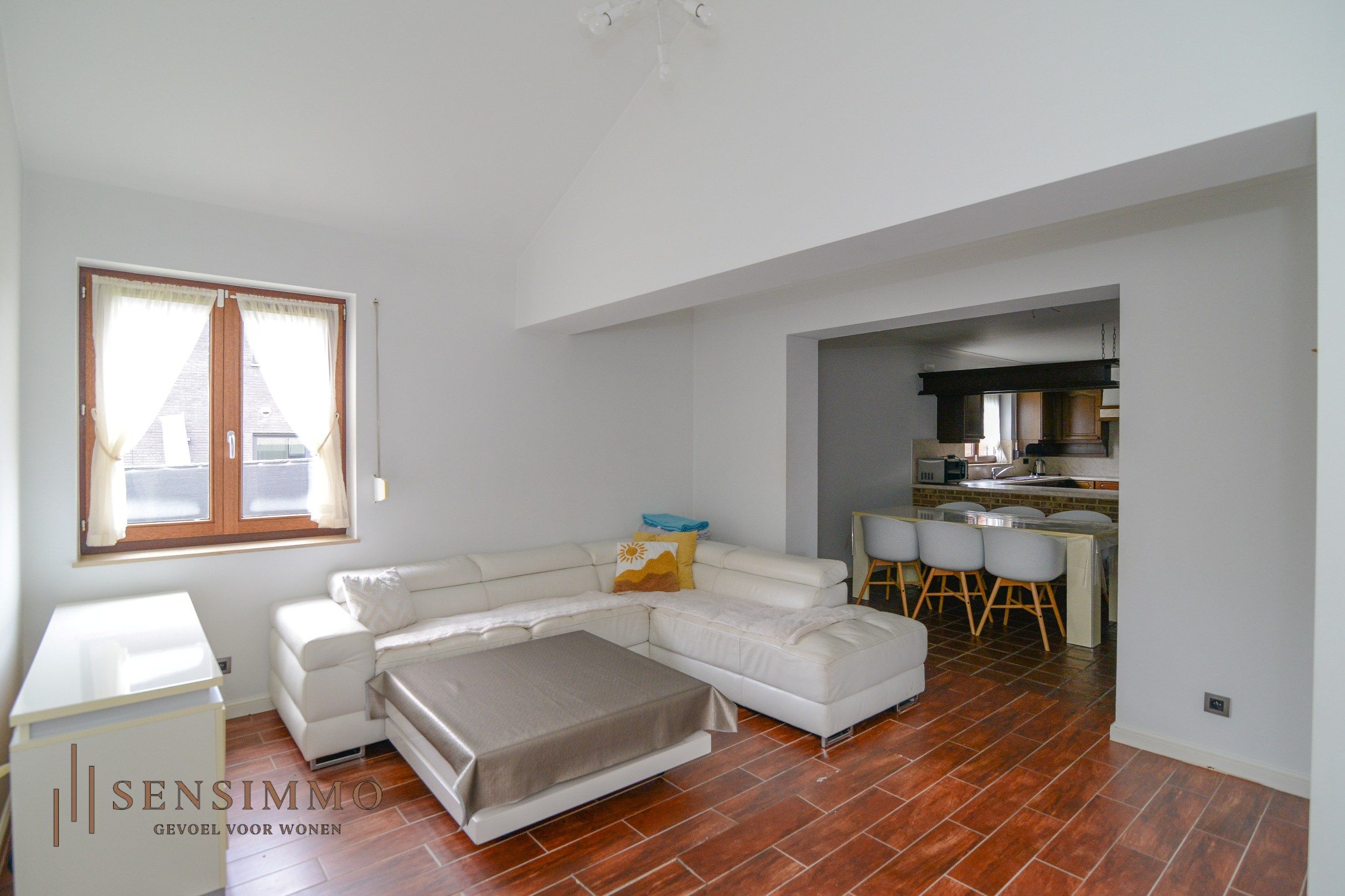 Ruime en energiezuinige woning met 4 slaapkamers op mooi perceel  foto 7