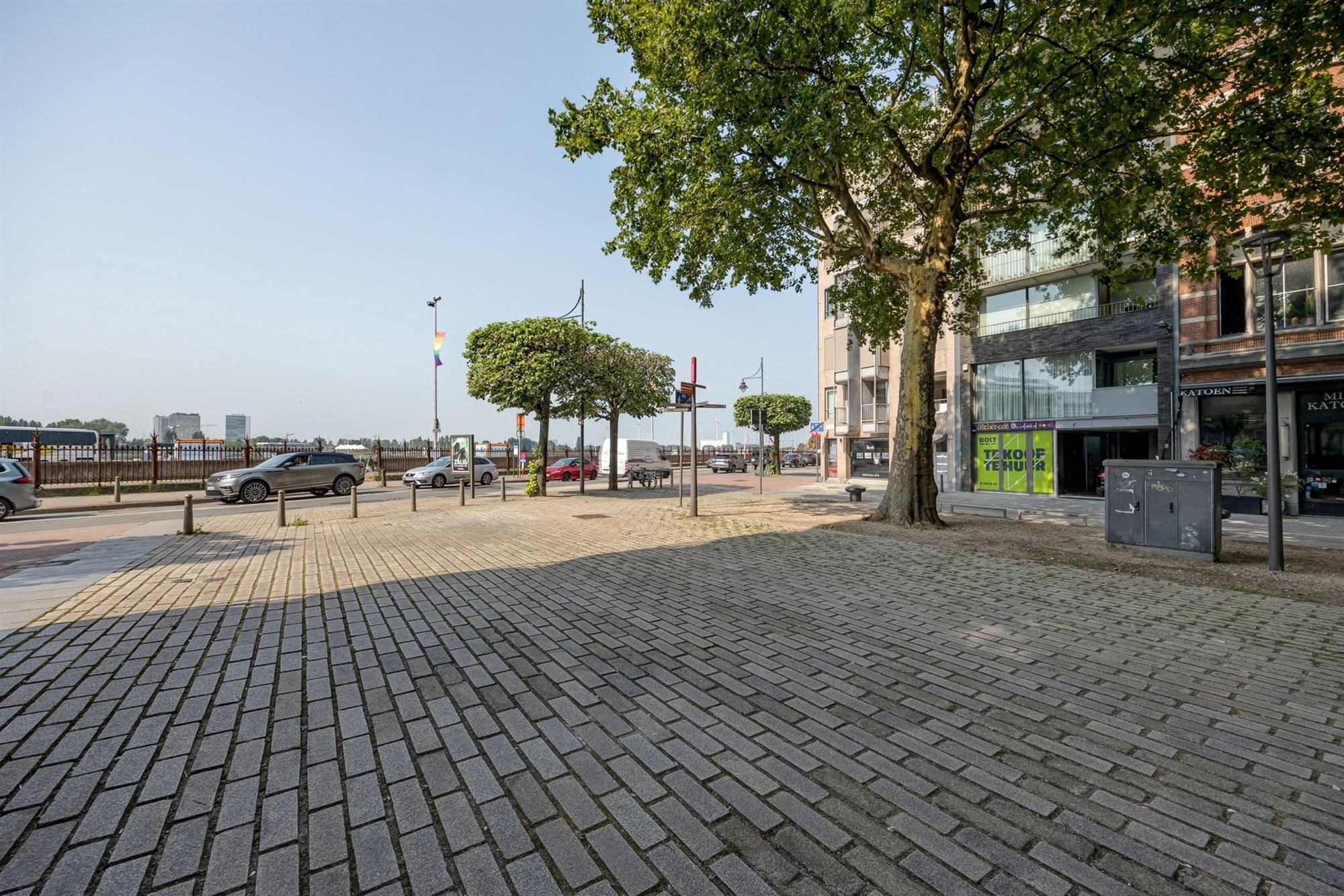 Handelsgelijkvloers van 152m² op toplocatie foto 12