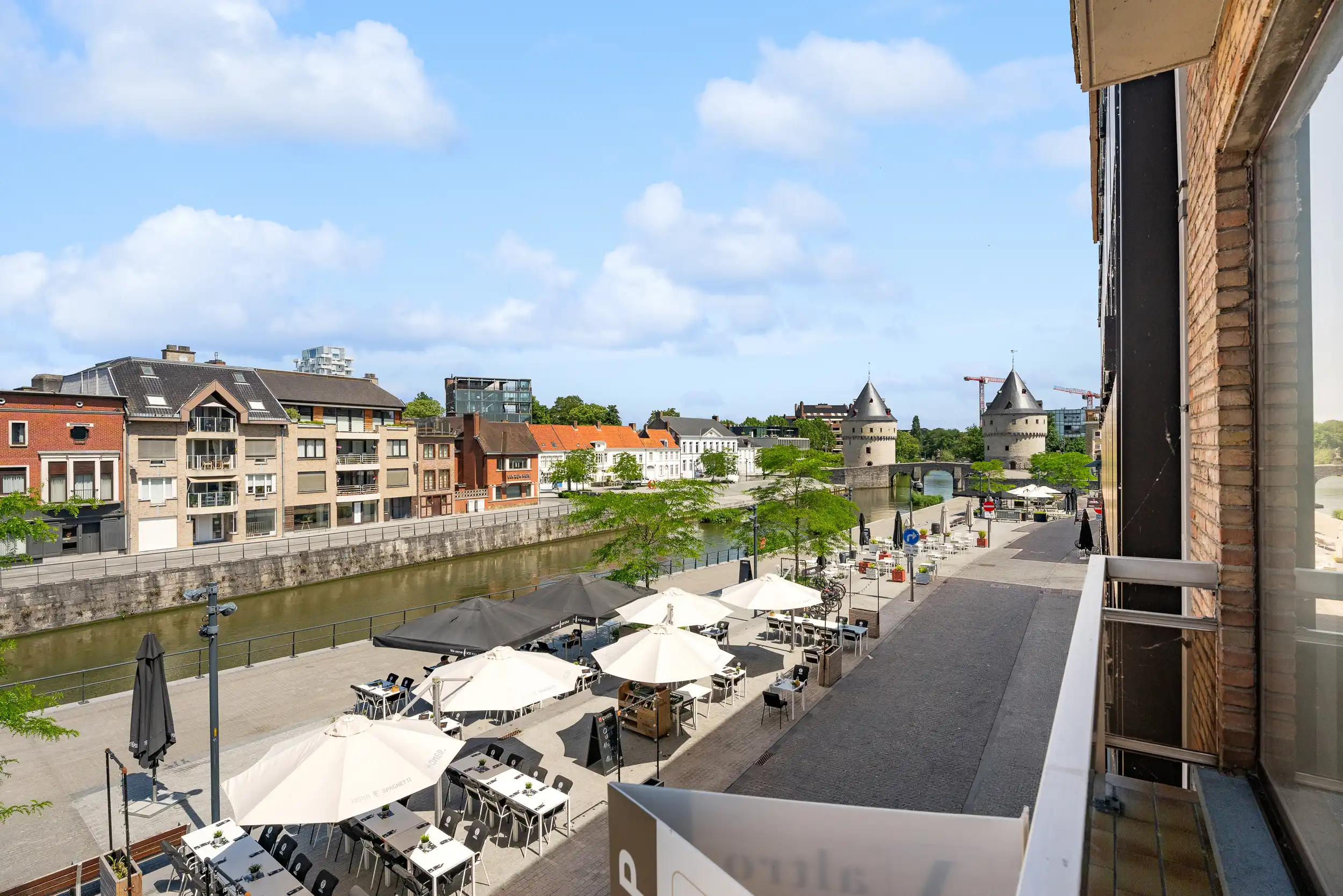 Ruim appartement met zicht op de Leie! foto 11
