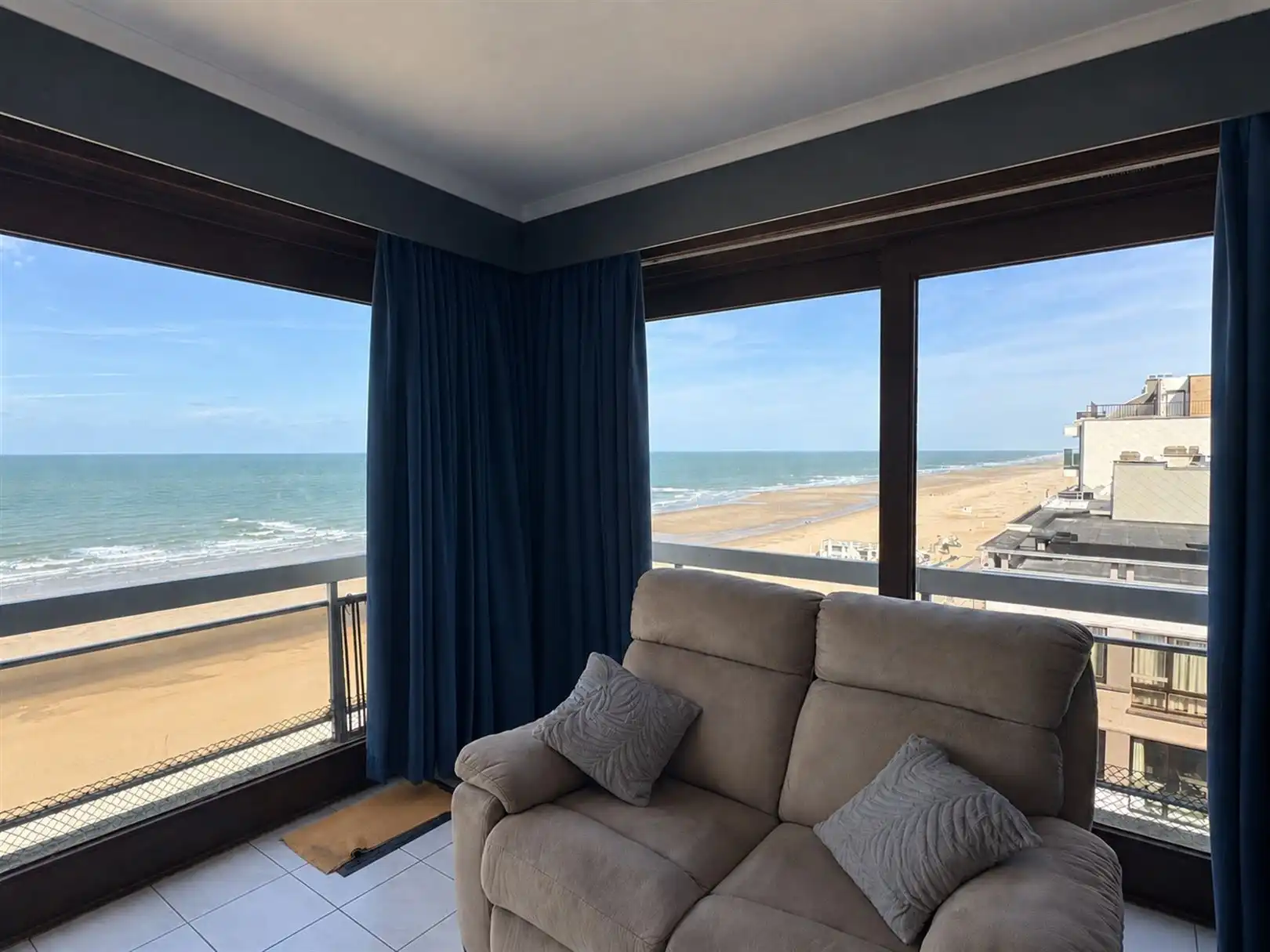 Hoekappartement met frontaal zeezicht foto 4