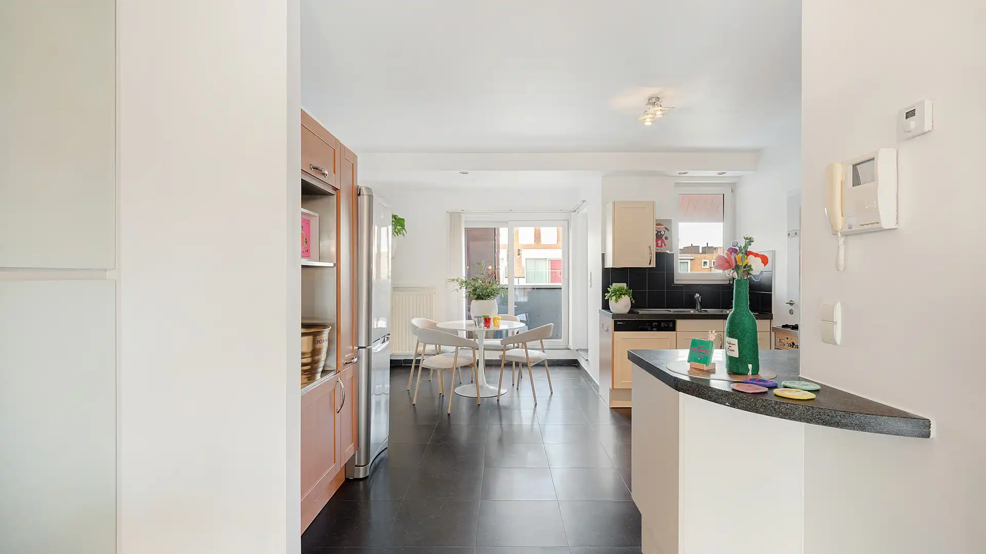 Appartement met unieke terrassen gelegen op wandelafstand van de zee en de winkels. foto 17
