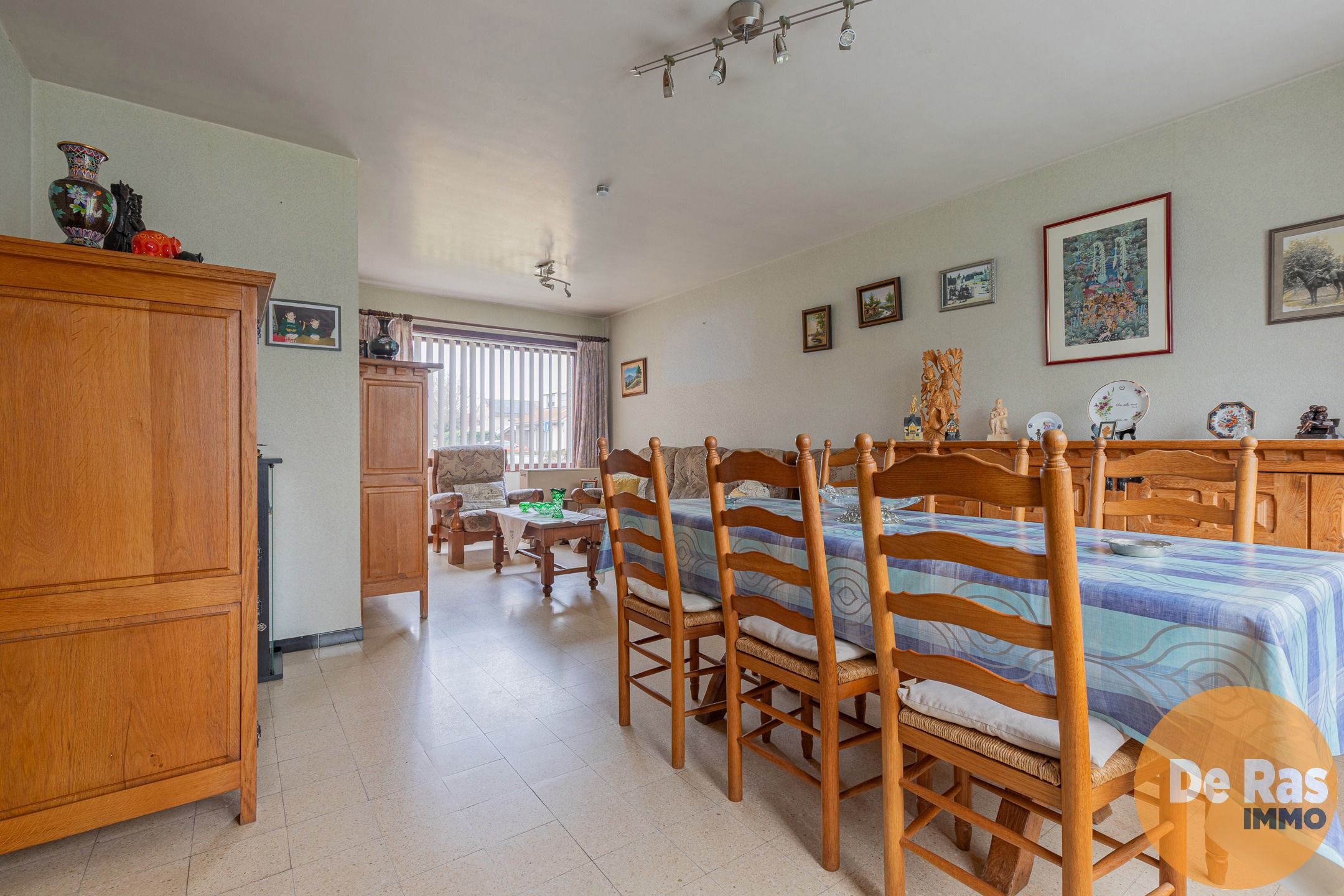 ERPE-MERE - Ruime gezinswoning in residentiële wijk foto 4