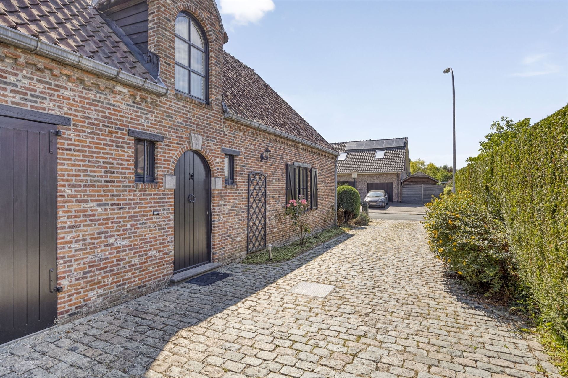 Authentieke villa nabij het centrum van Humbeek foto 4