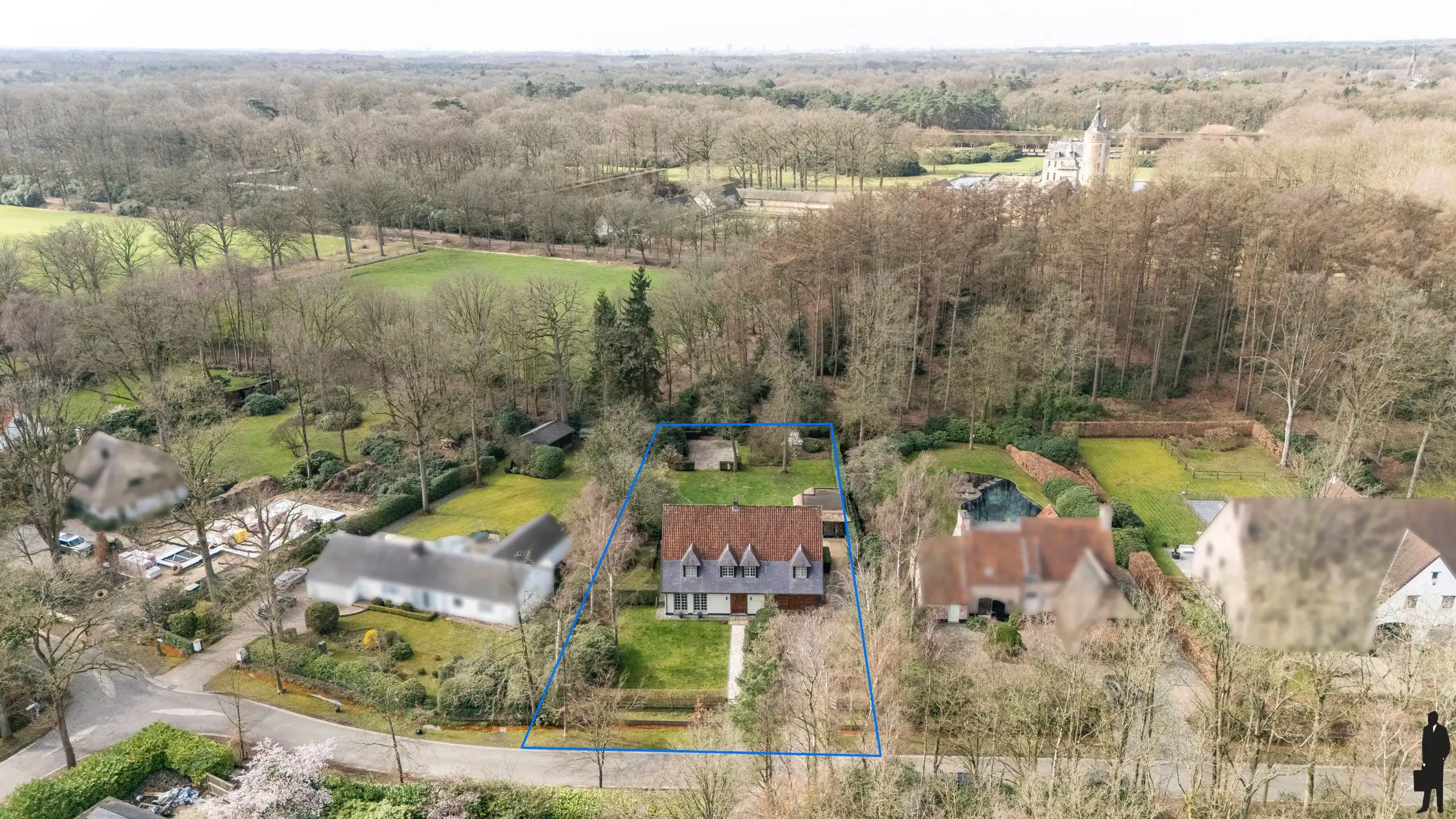 Prachtige villa met uitzicht op de weilanden van het kasteel foto 28