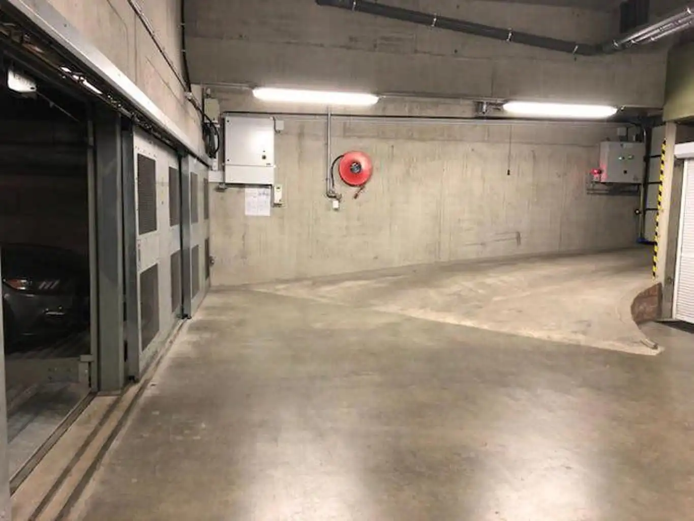 Te koop:garage/parkeerplaats met autolift te Middelkerke foto 5