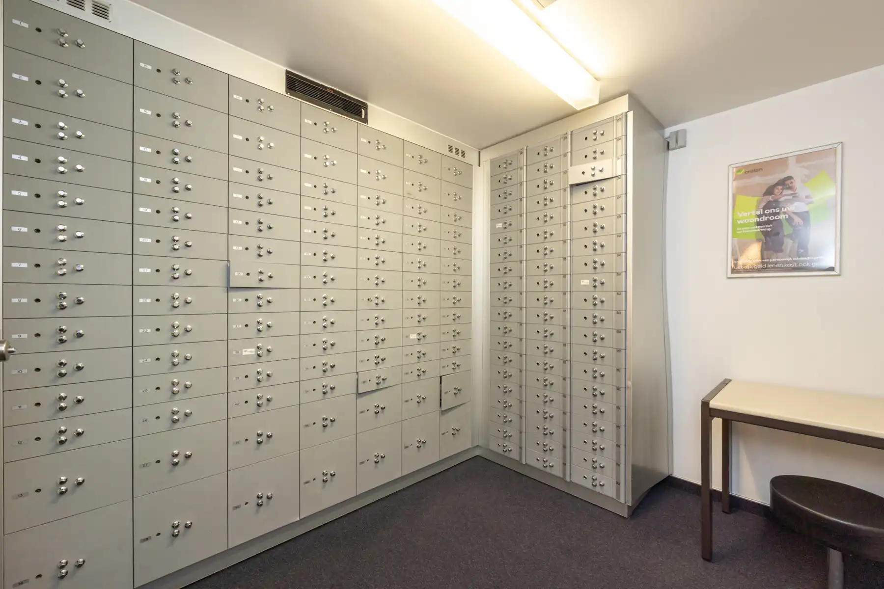 Goed gelegen kantoorruimte (circa 265m²) in het centrum van Meer (Hoogstraten) met parking. foto 14