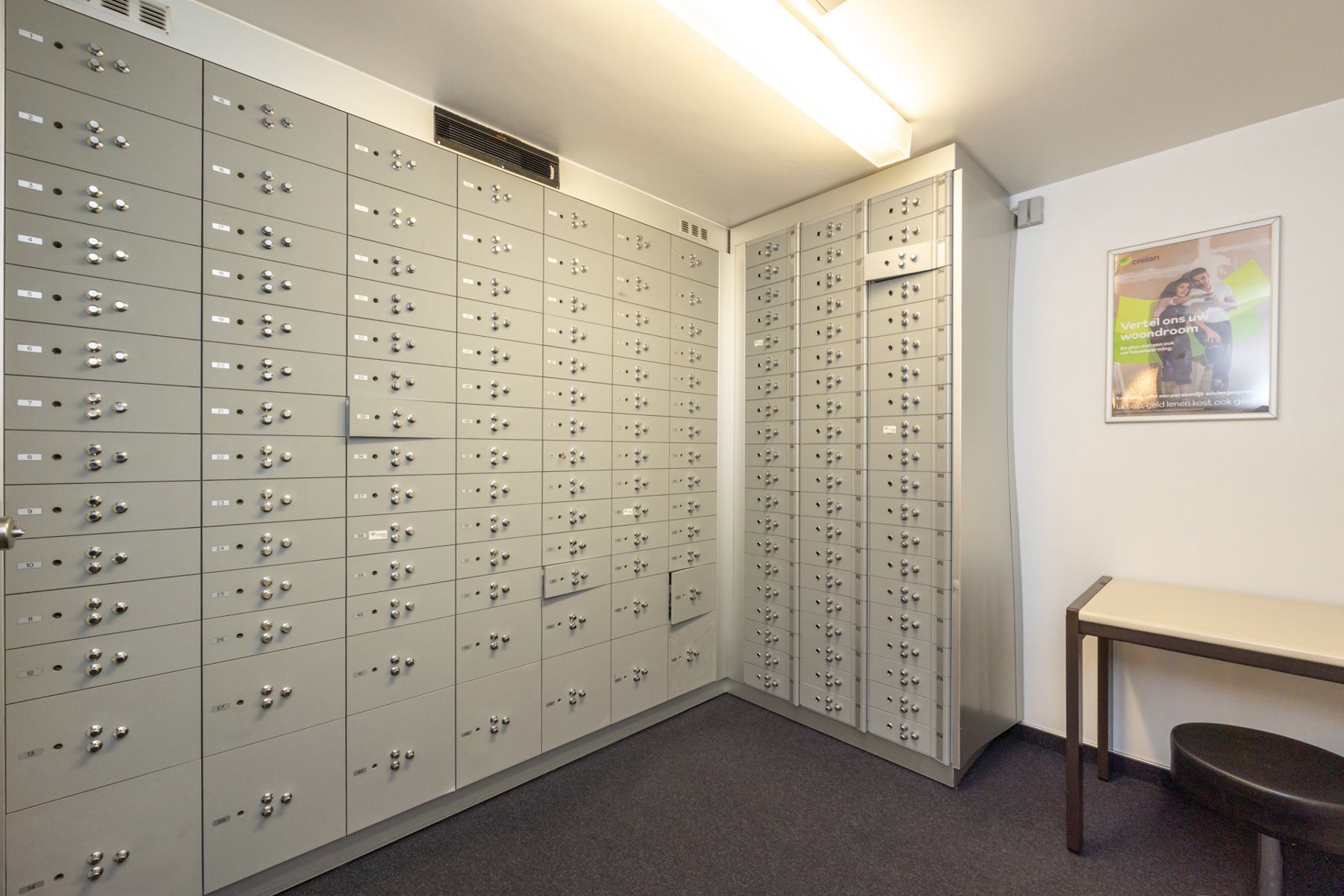 Goed gelegen kantoorruimte (circa 265m²) in het centrum van Meer (Hoogstraten) met parking. foto 14