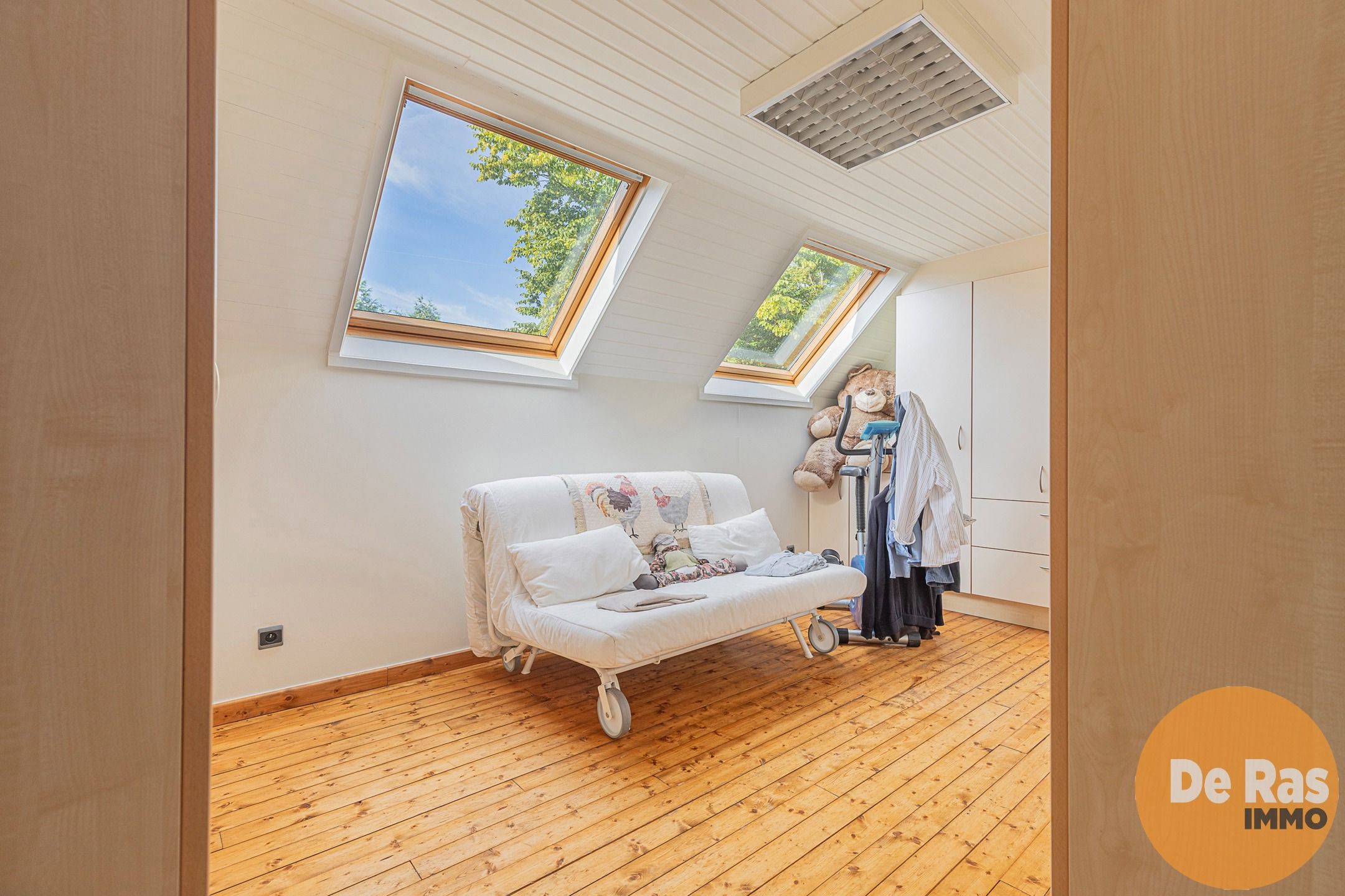 HERZELE – Multifunctionele loods met villa foto 13