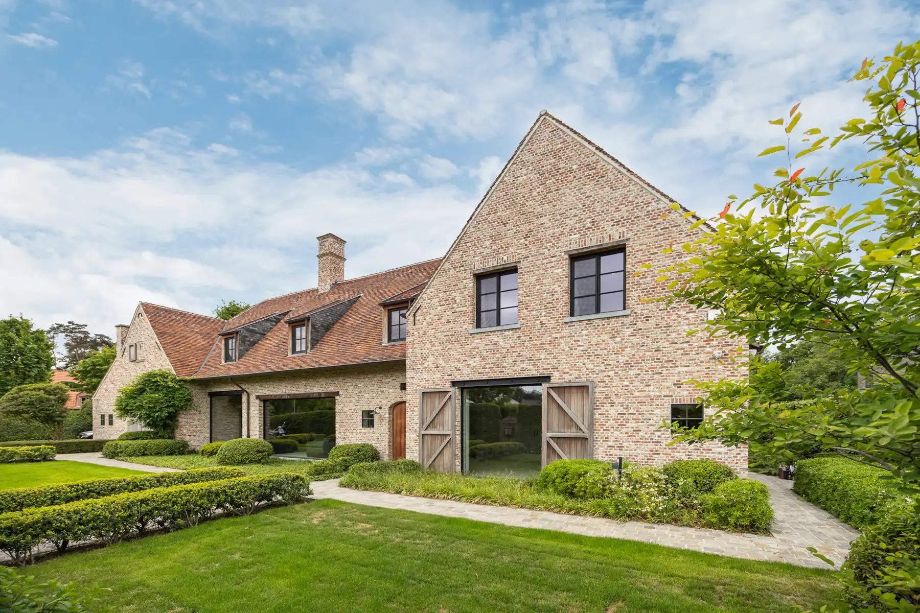 LUXUEUS LANDELIJK WONEN OP TOPNIVEAU foto 3