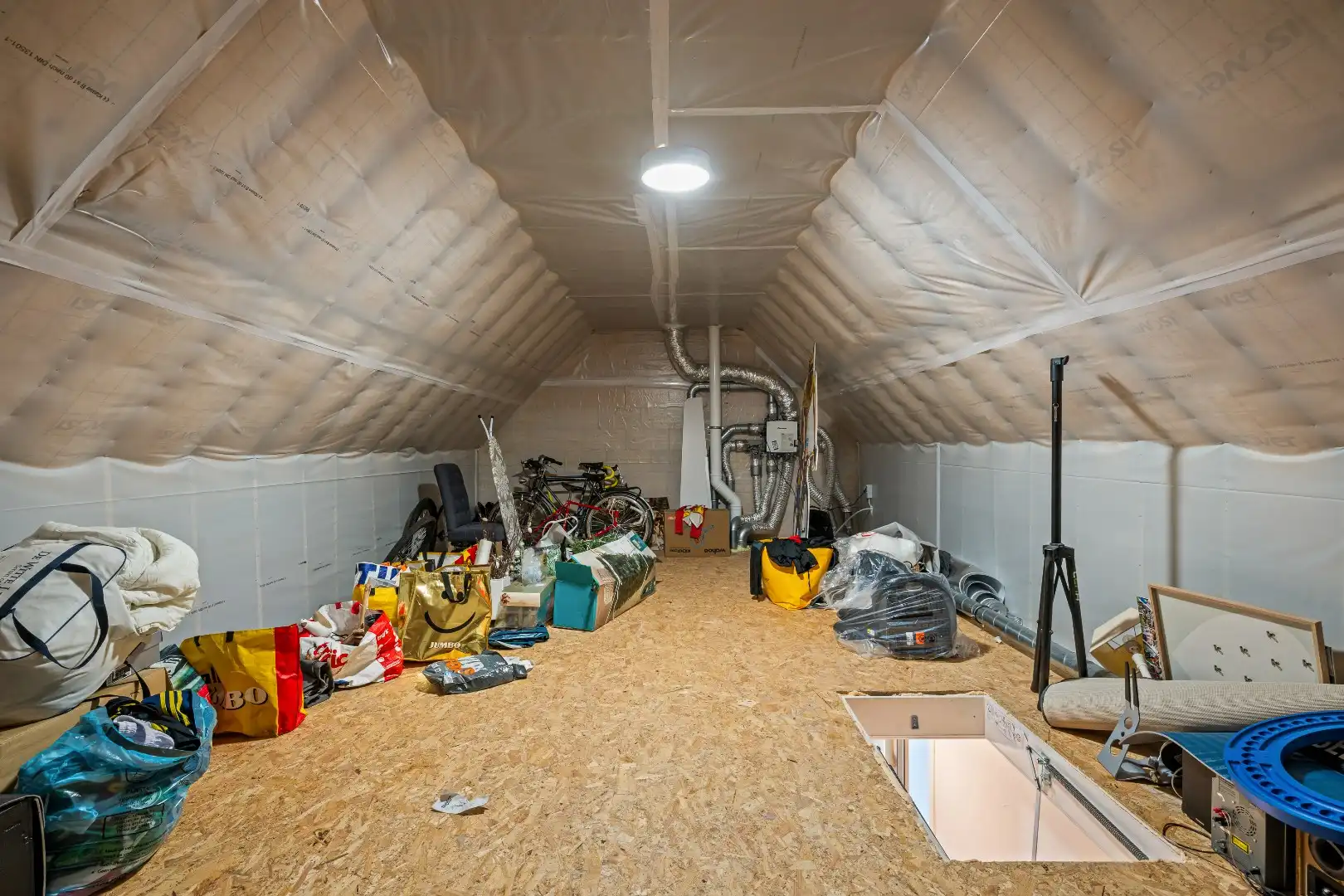 Instapklare halfopen woning met 4 slaapkamers, garage en tuin in Moorslede  foto 16