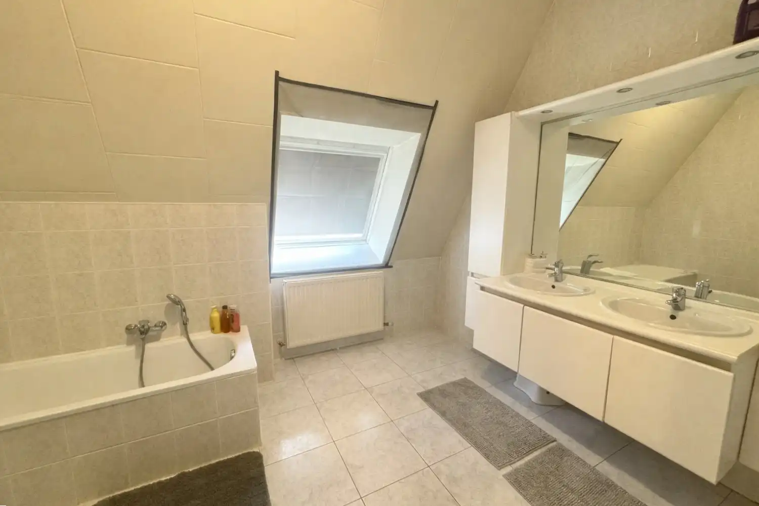 UITZONDERLIJK RUIM DUPLEX APPARTEMENT (H.O.B) foto 12