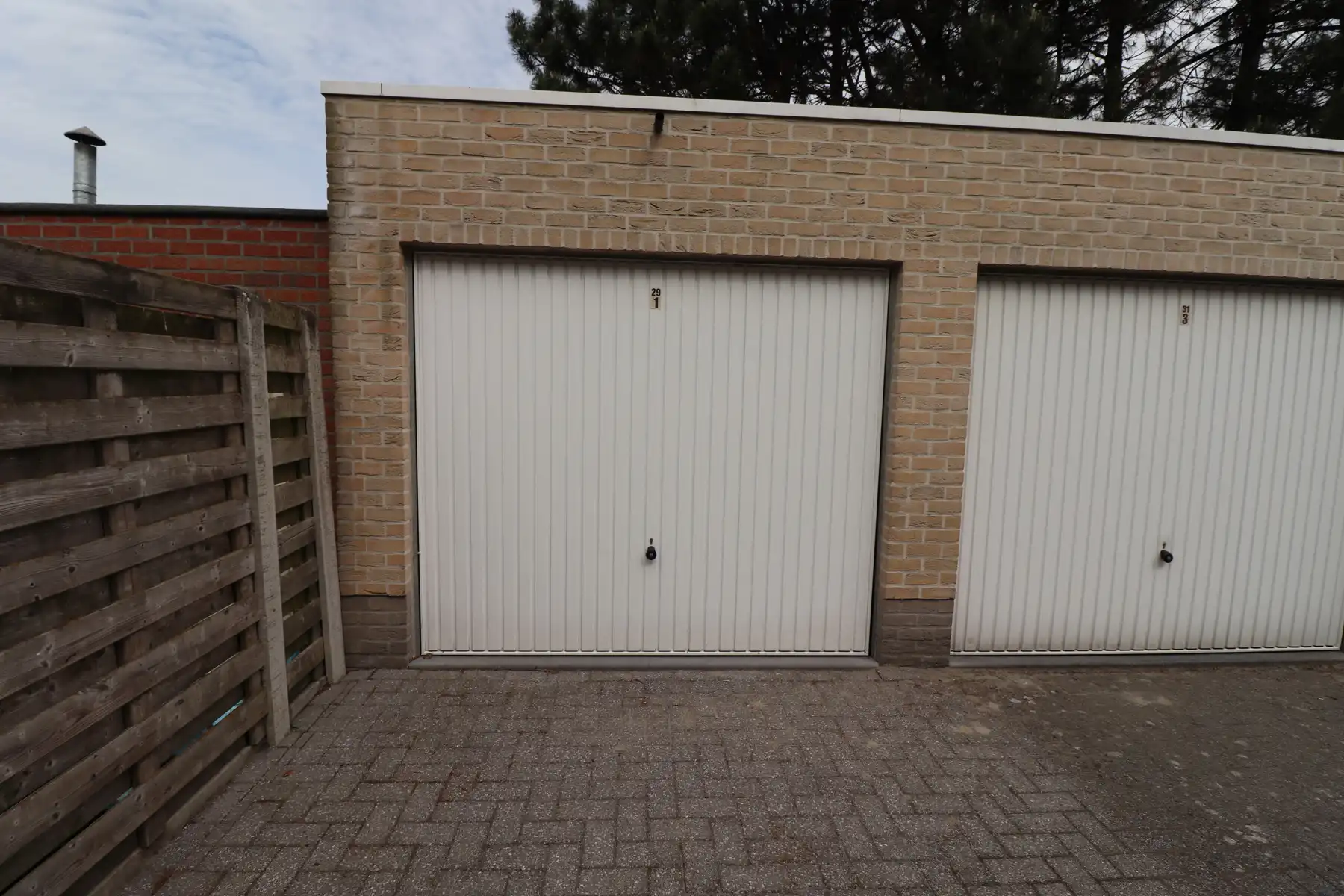 Gelijkvloers 2-slaapkamerappartement met terras en garage. foto 19