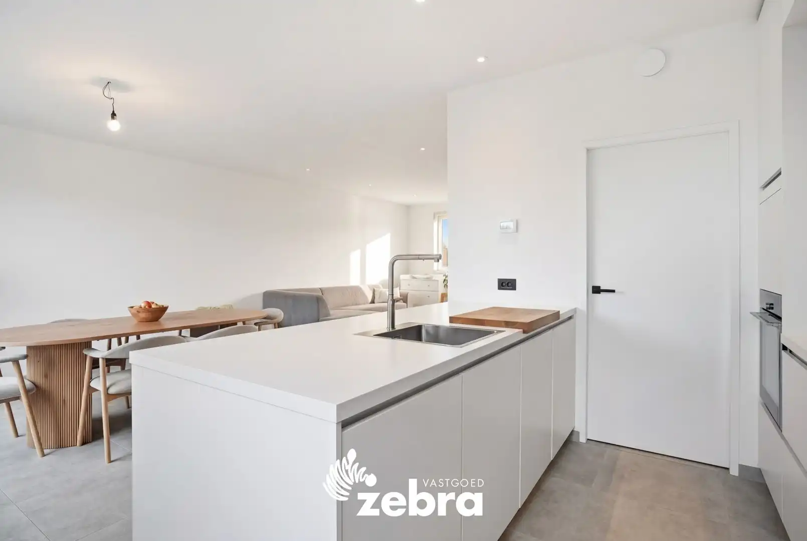 Instapklare woning met 3 slaapkamers en garage te Meulebeke! foto 13