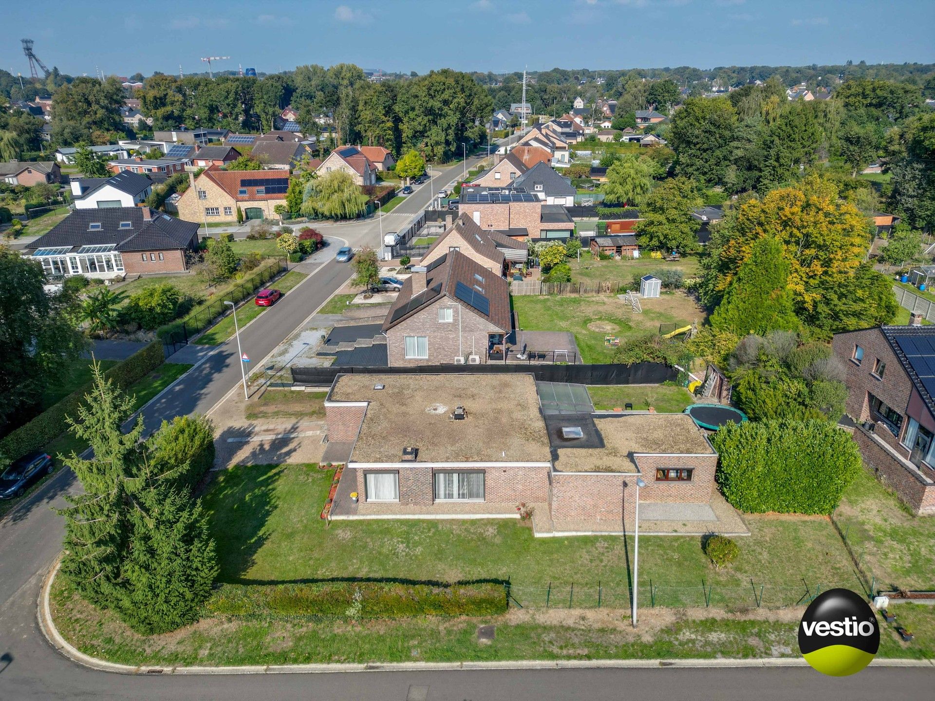GELIJKVLOERSE BUNGALOW BOORDEVOL POTENTIEEL foto 32
