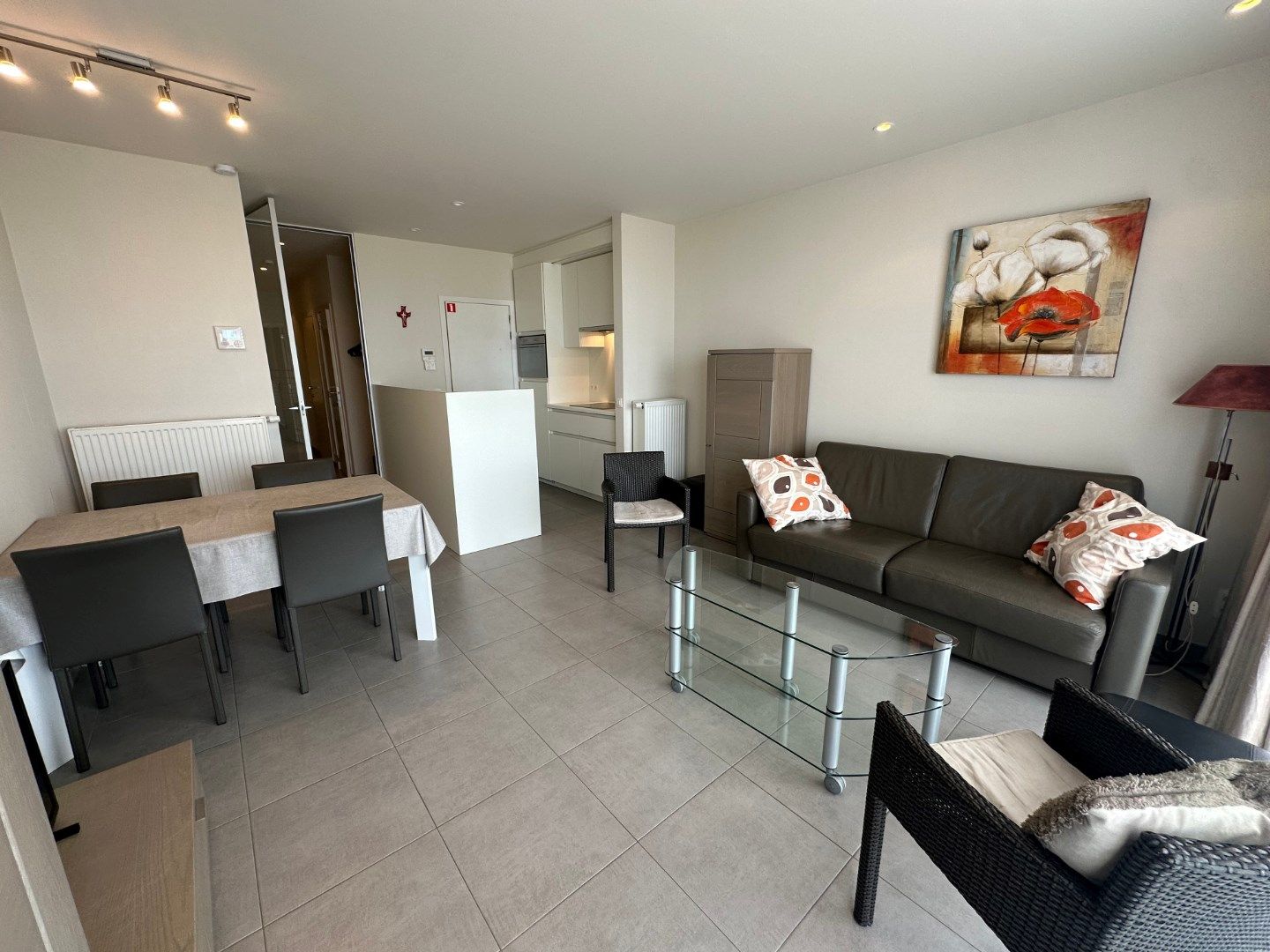 Te koop: stijlvol gelijkvloers appartement op de Zeedijk in Koksijde foto 4