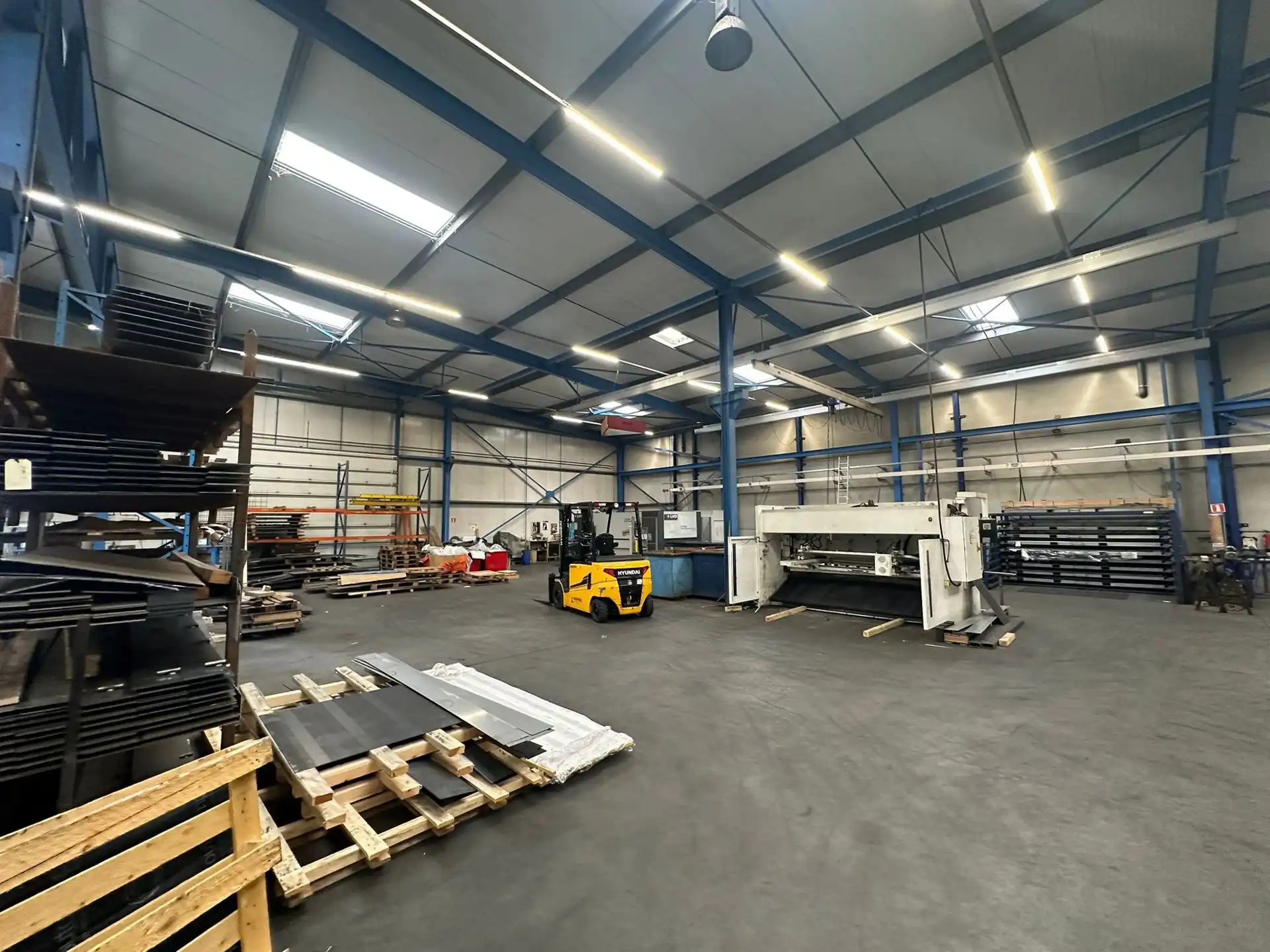 IN OPTIE ❗️ Uitstekend gelegen Bedrijfspand in industriezone Malle foto 8