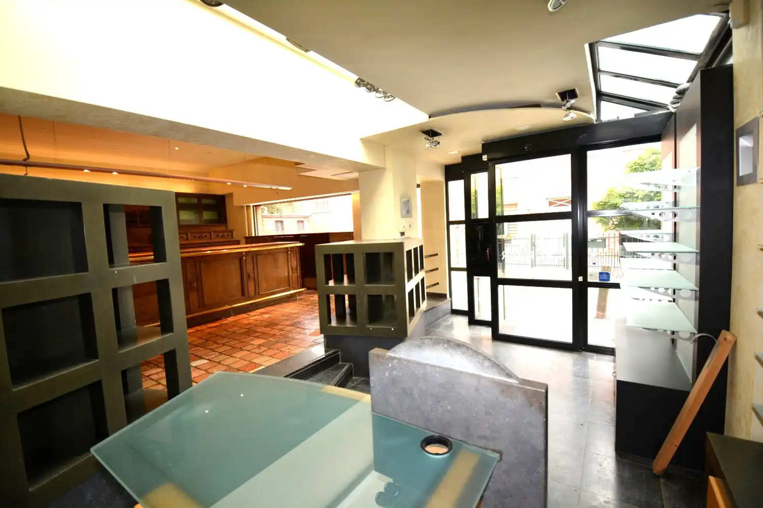 HANDELSGELIJKVLOERS TE CENTRUM OELEGEM! foto 8