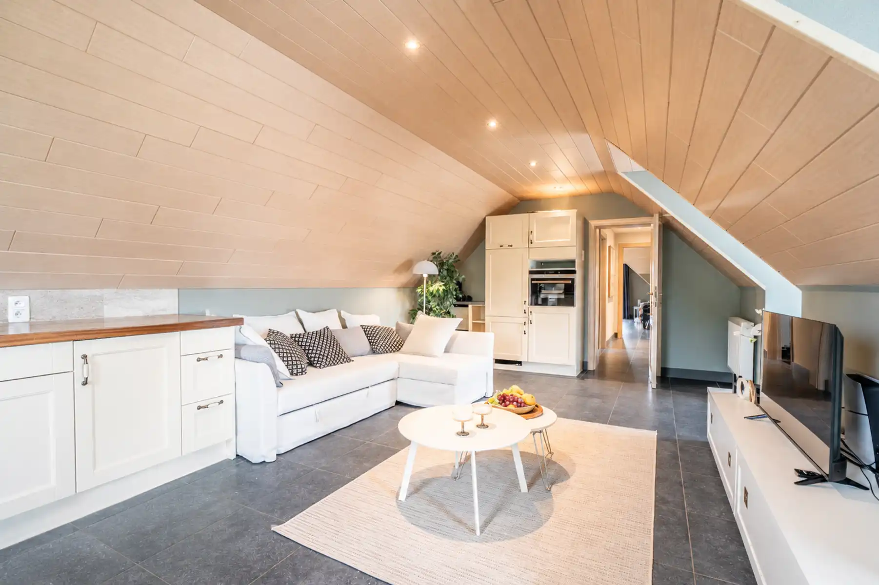 Ruime villa te koop in Dilbeek vrij beroep/ kangoeroewonen foto 31