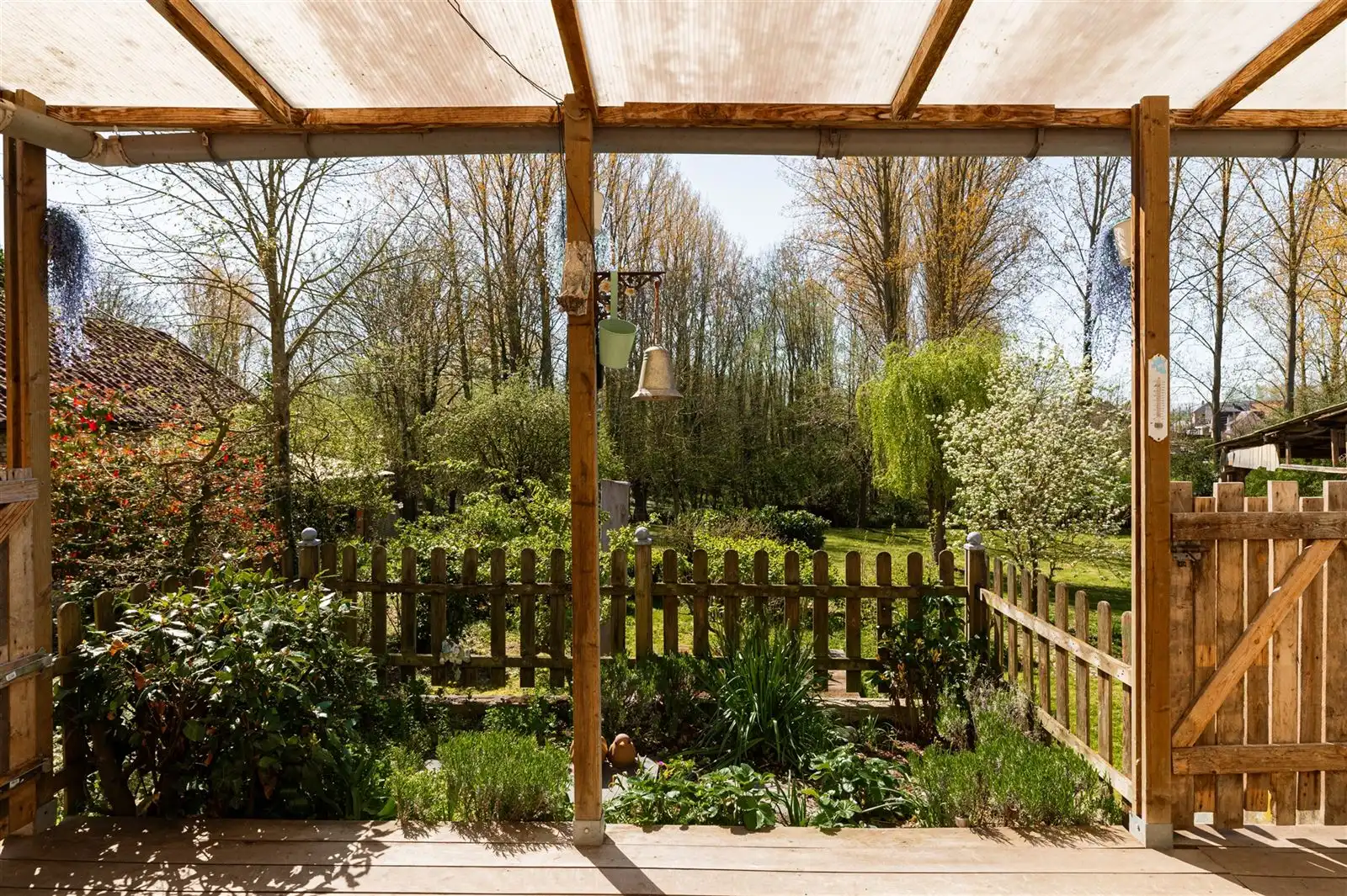 Hoeve met bijgebouw en loods op 18are20- prachtig tuinzicht foto 12