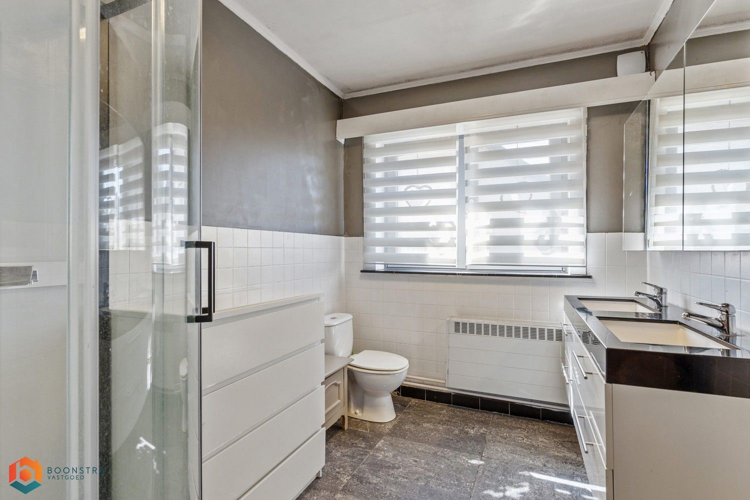 Ruime woning met handelsruimte en grote garage / werkplaats foto 22