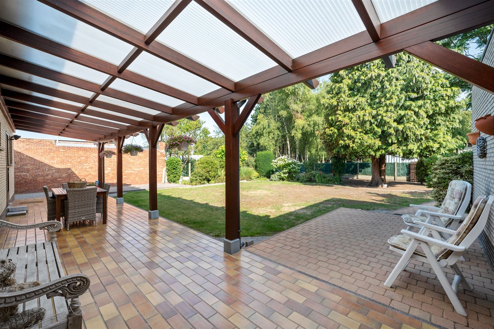 Laagbouwwoning met 3 slaapkamers op ca. 2.252m2 foto 3