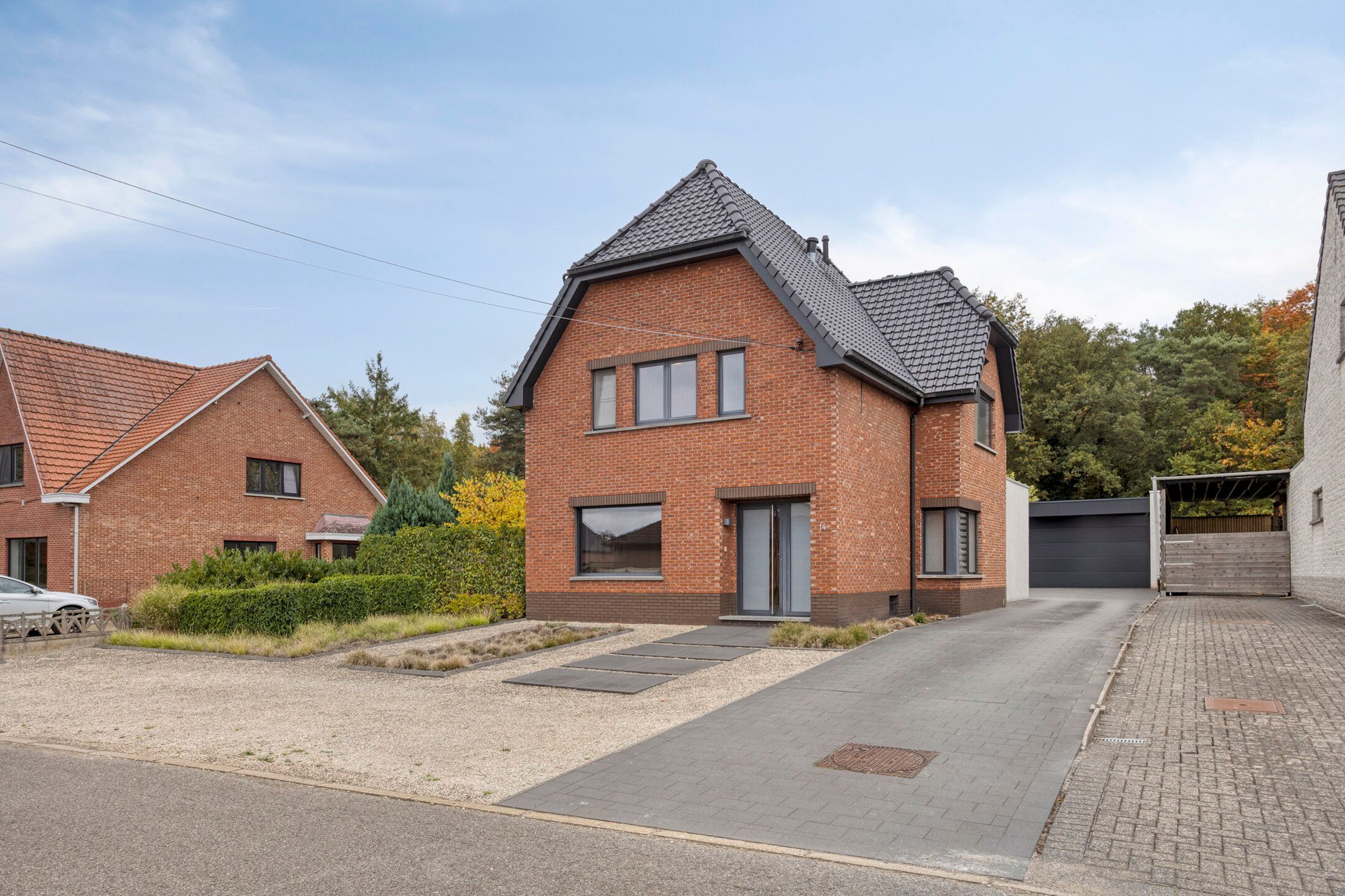Ruim, rustig, royaal: modern wonen net buiten centrum Lummen foto {{pictureIndex}}