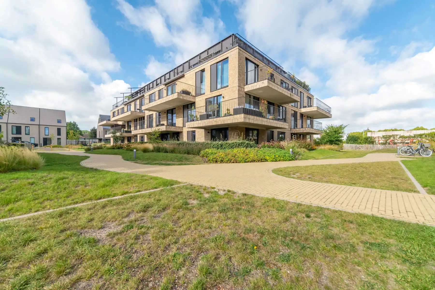 Parkeerplaats te koop foto 3