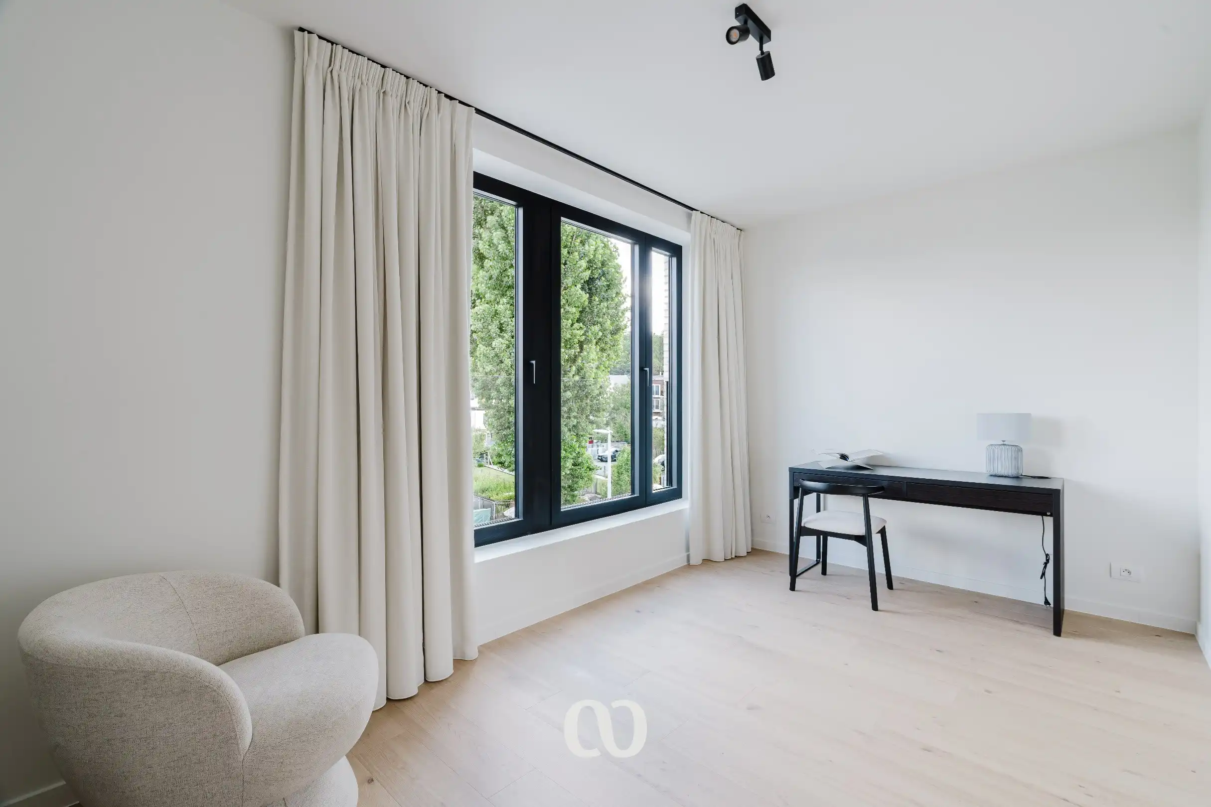 Volledig afgewerkte nieuwbouwwoning met 5 slaapkamers foto 17