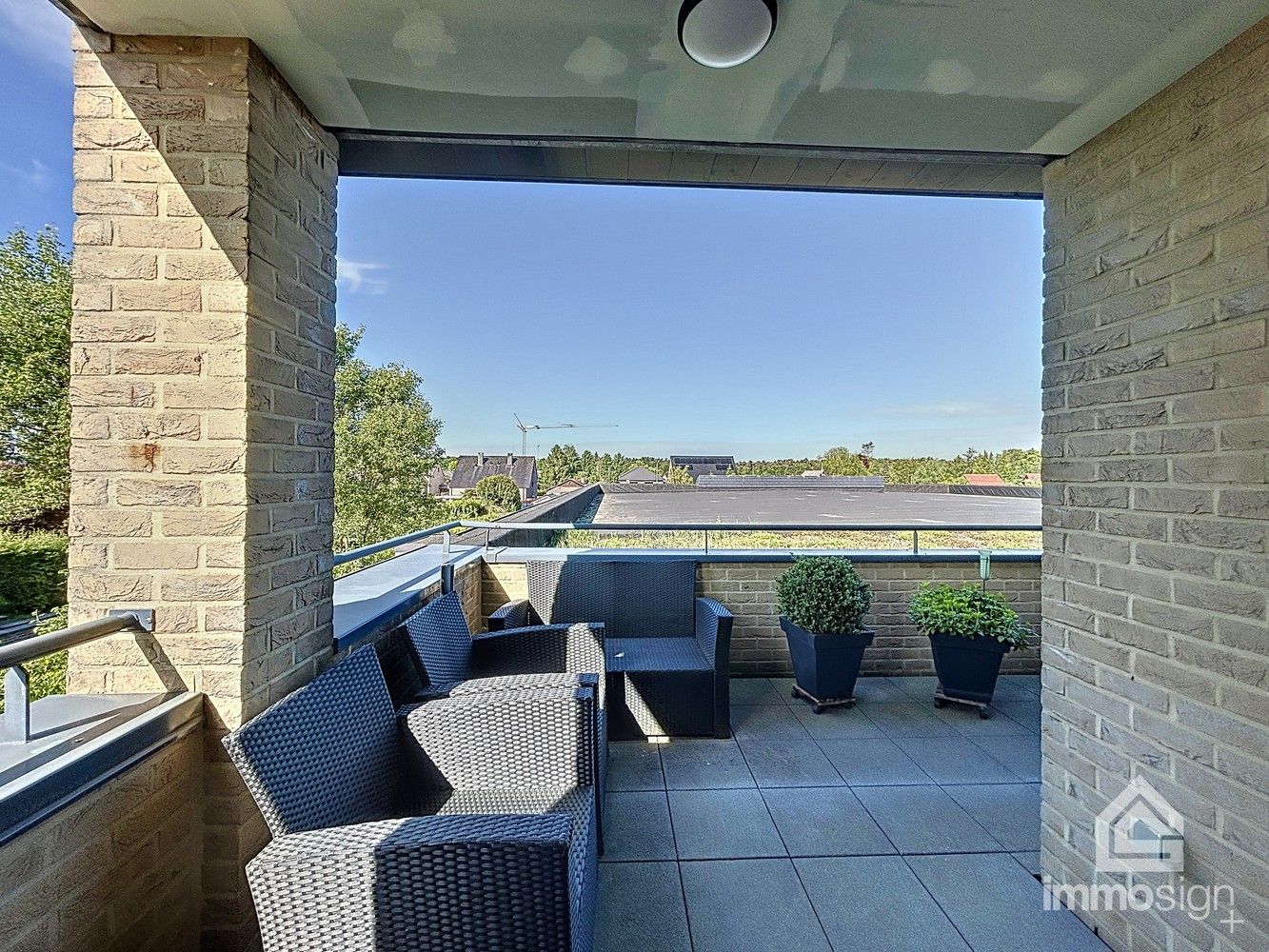 Instapklaar duplexappartement met 2 slaapkamers, heerlijk terras en een autostaanplaats foto 12
