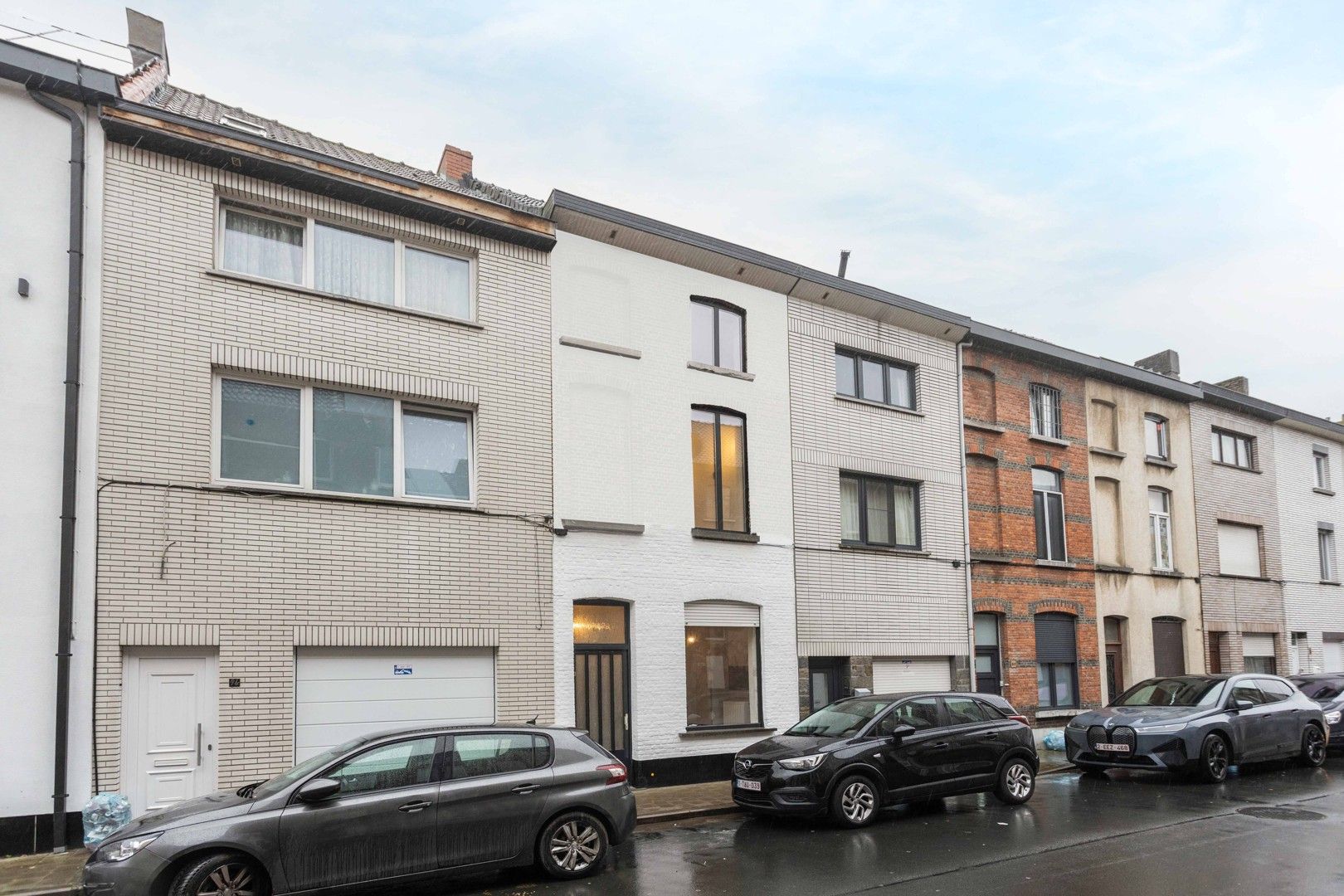Gezellige instapklare woning met tuin en veel (gratis) parking foto {{pictureIndex}}
