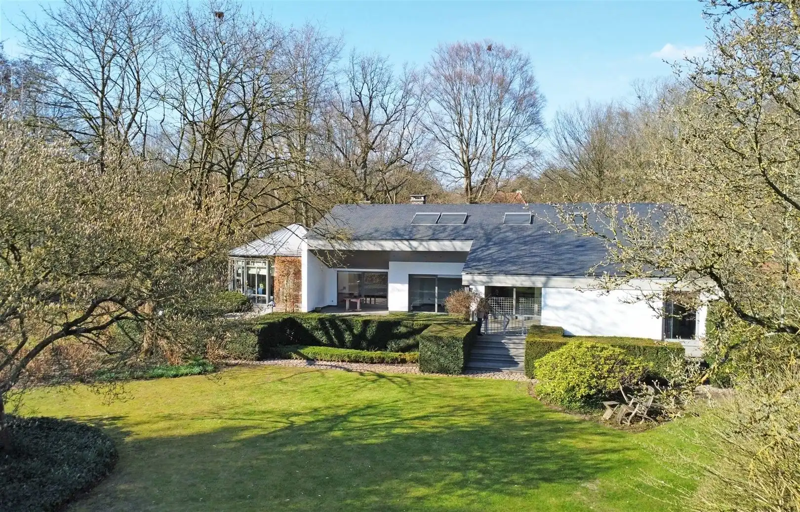 Tijdloze villa op goed bereikbare locatie foto 24