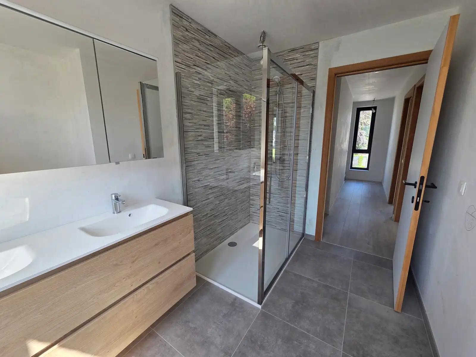 Nieuwbouwwoning met 4 slaapkamers! foto 13