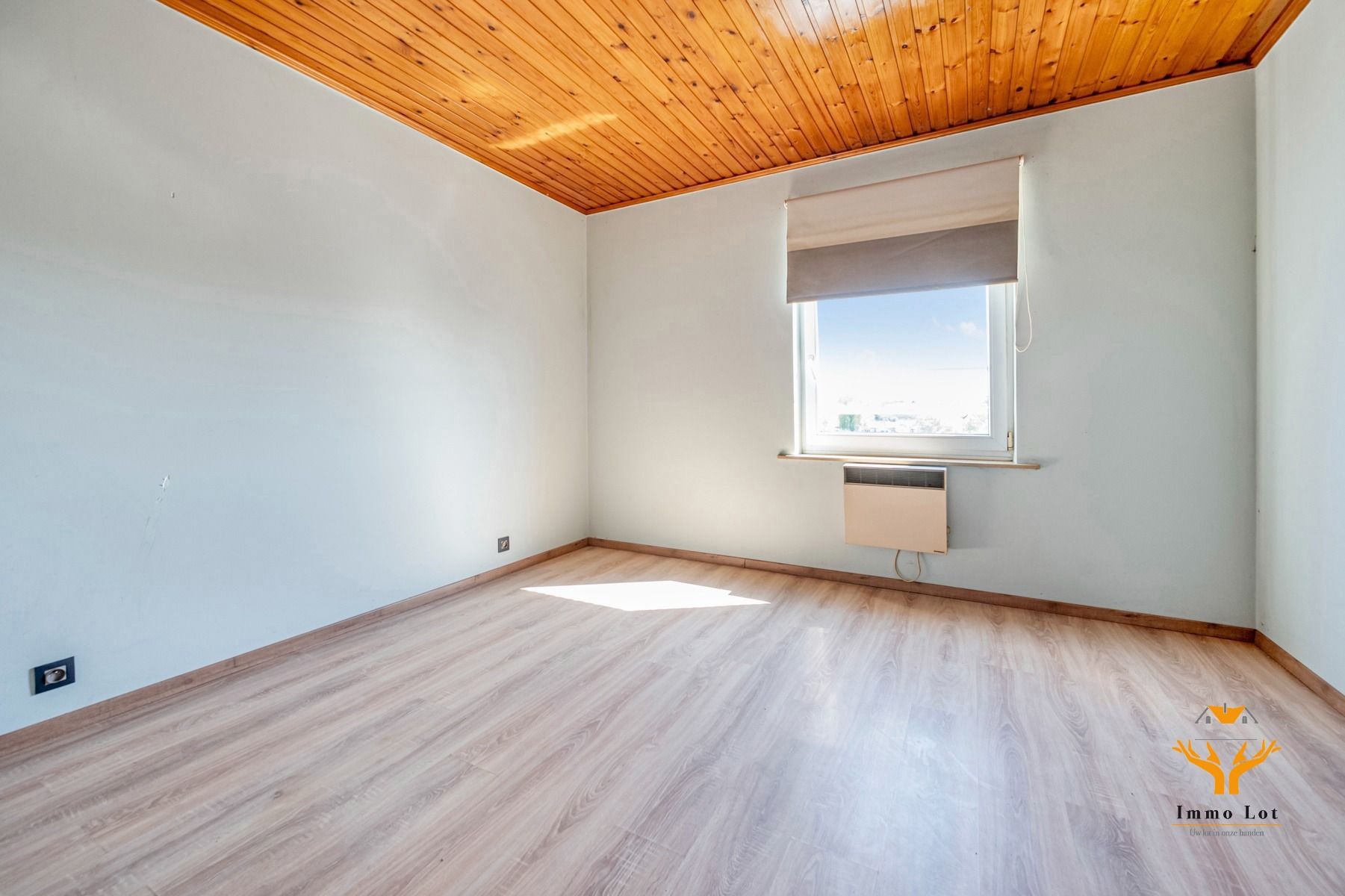 Licht op te frissen appartement op toplocatie foto 6