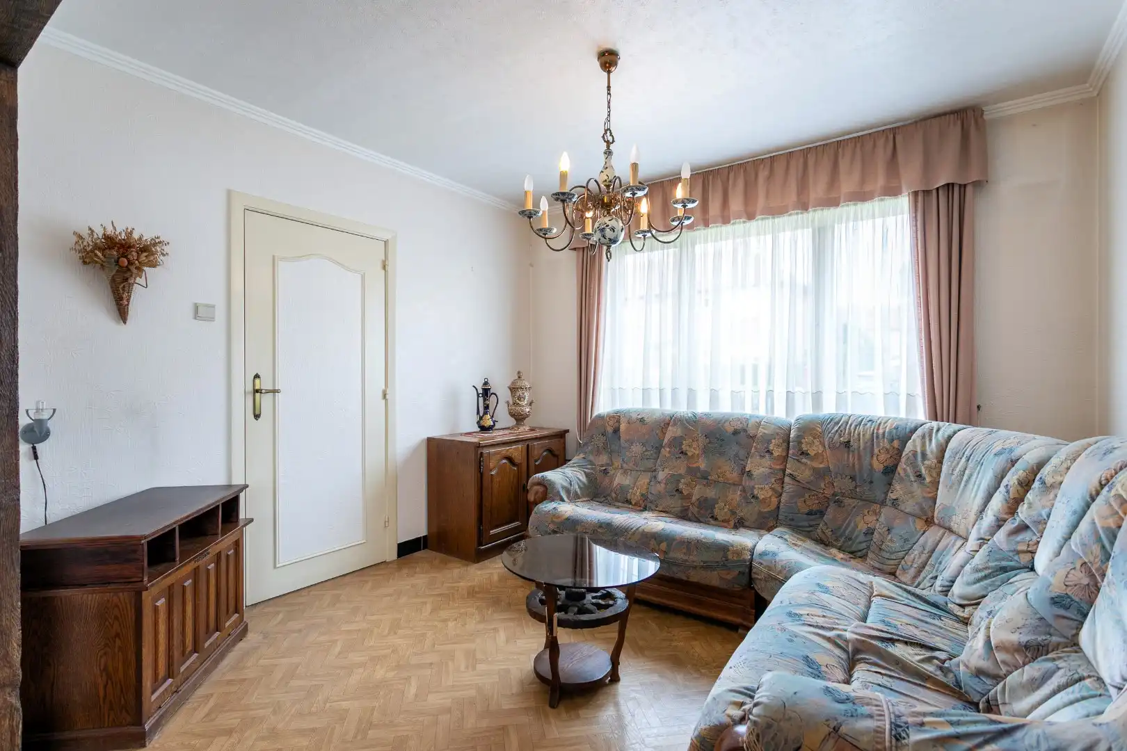 Te renoveren woning met 3 slpk te Lembeek foto 4