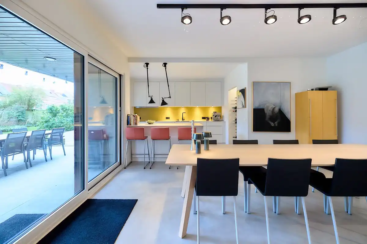 Hoogwaardig gerenoveerd villa-appartement met grote zonnige tuin. foto 23