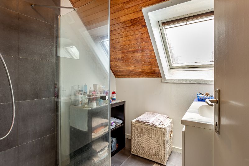 Mooi instapklaar 1 slaapkamer appartement nabij station! foto 9